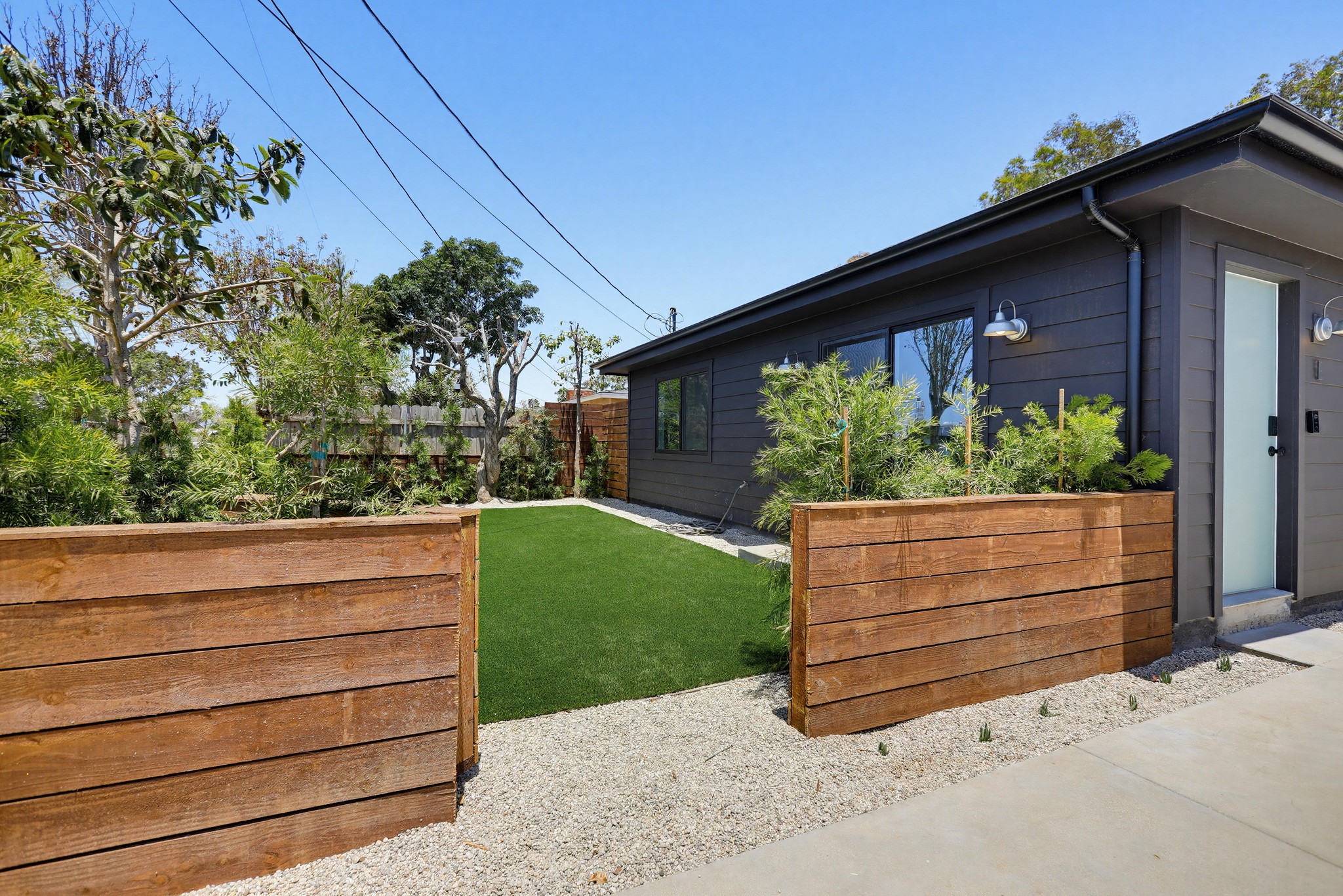 Virtual tour photo 5 of 44 for 2036 Pomona Ave E