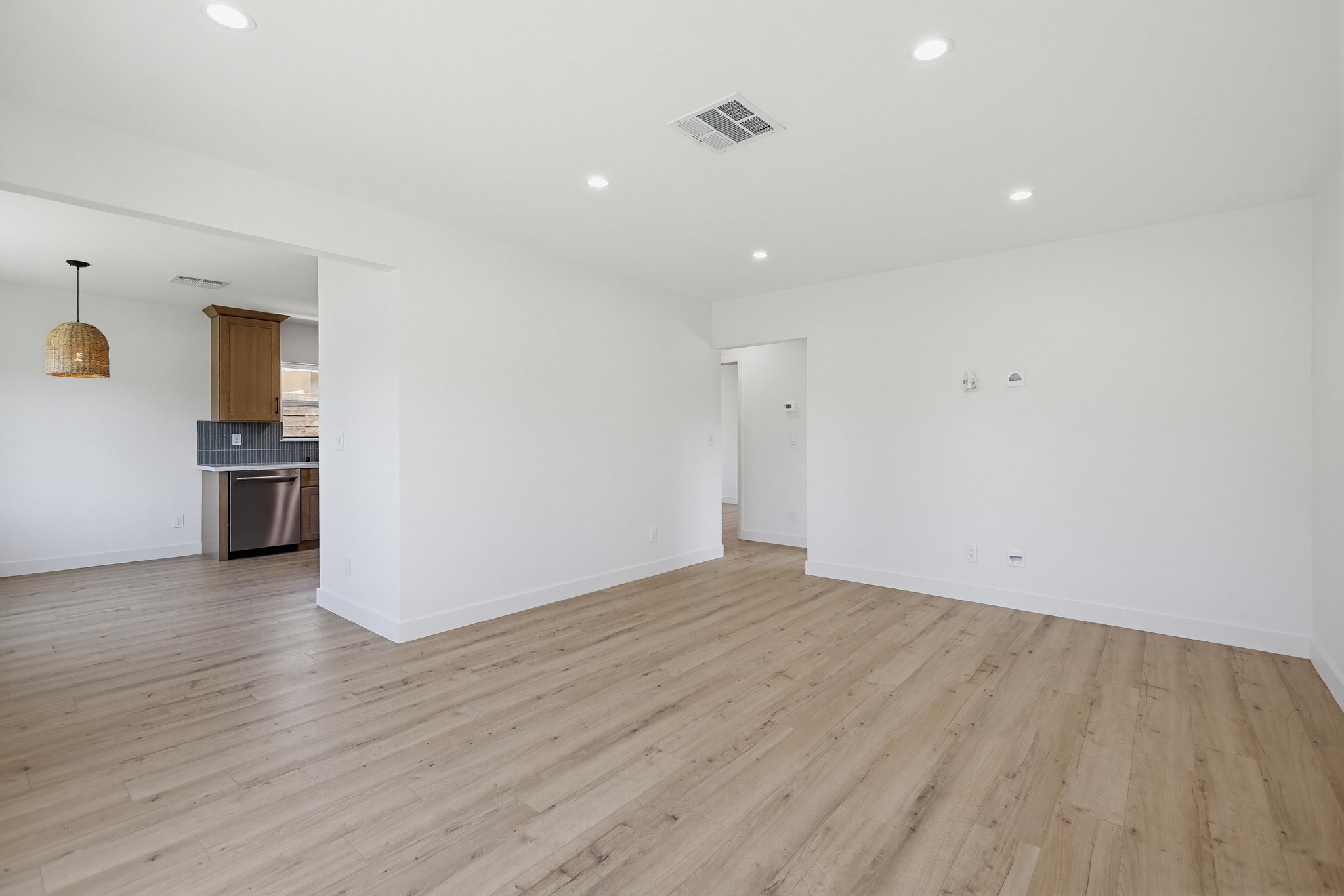 Virtual tour photo 9 of 44 for 2036 Pomona Ave E