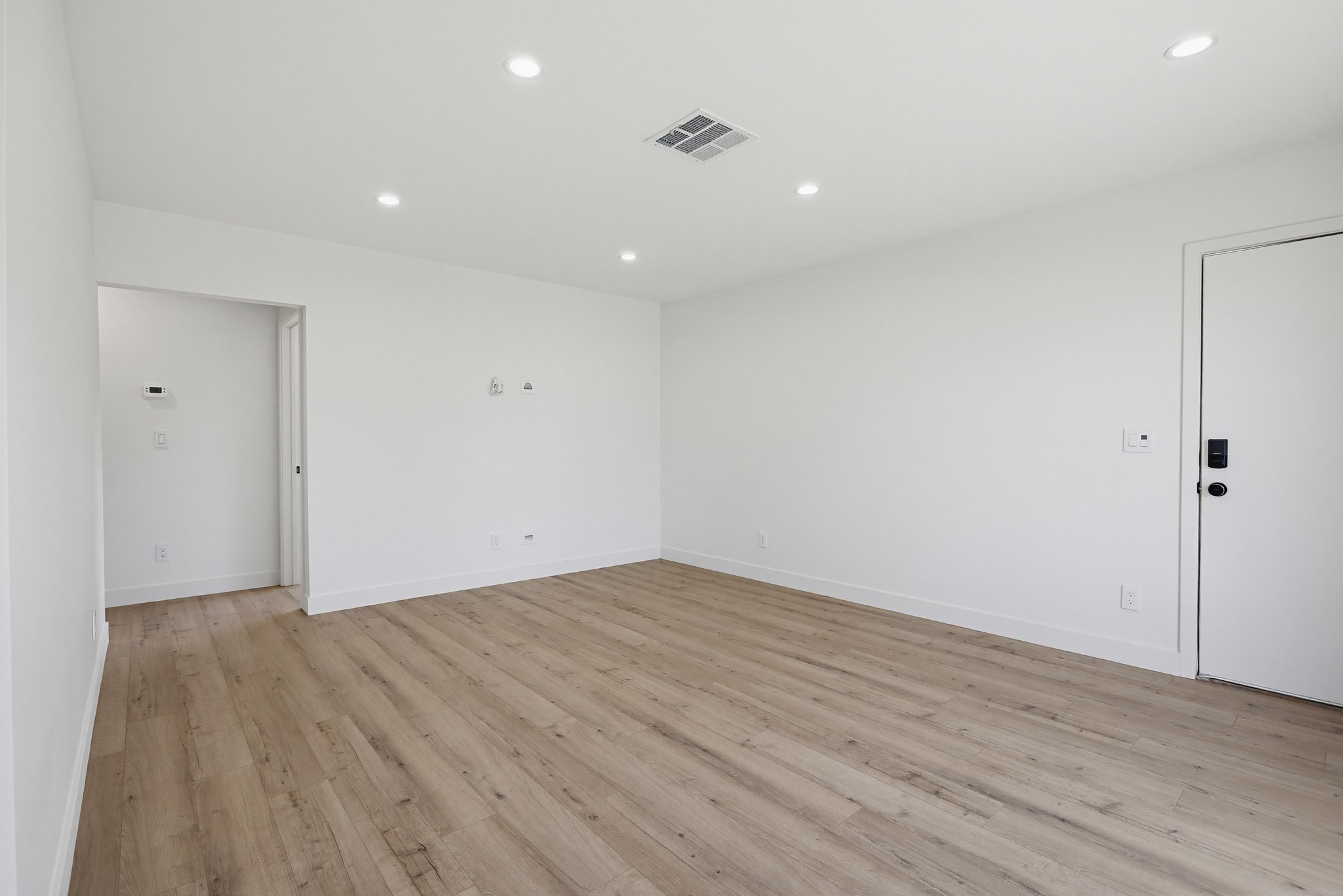 Virtual tour photo 13 of 44 for 2036 Pomona Ave E