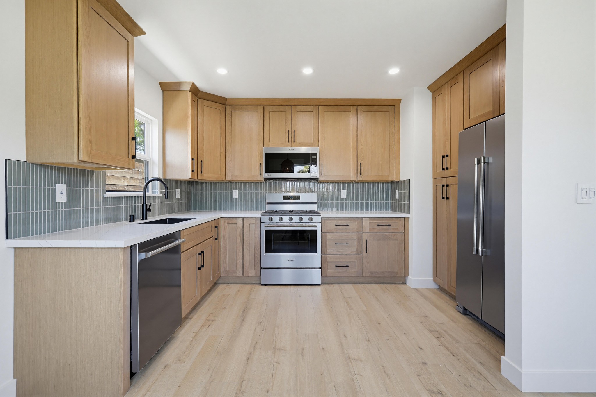 Virtual tour photo 16 of 44 for 2036 Pomona Ave E