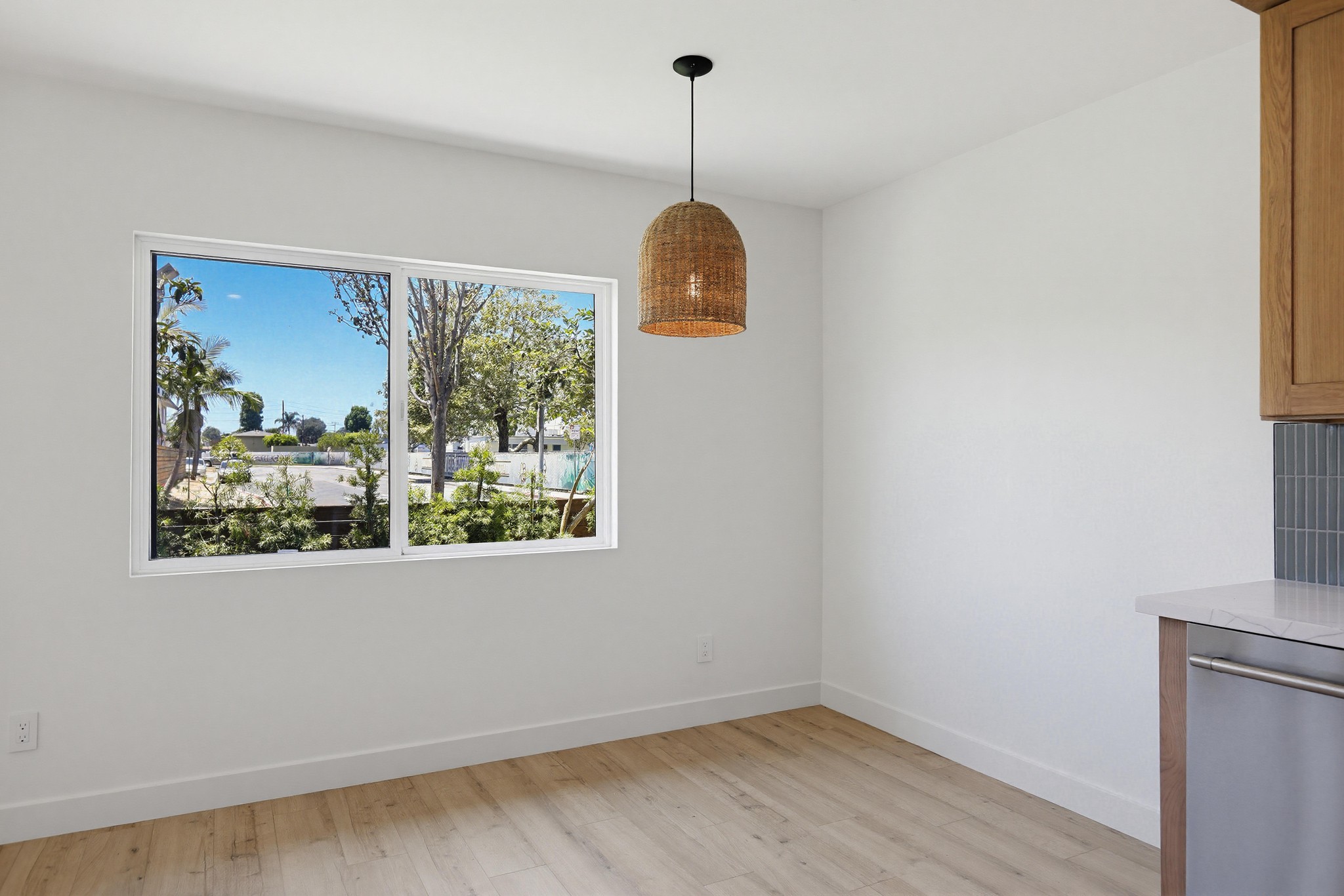 Virtual tour photo 20 of 44 for 2036 Pomona Ave E