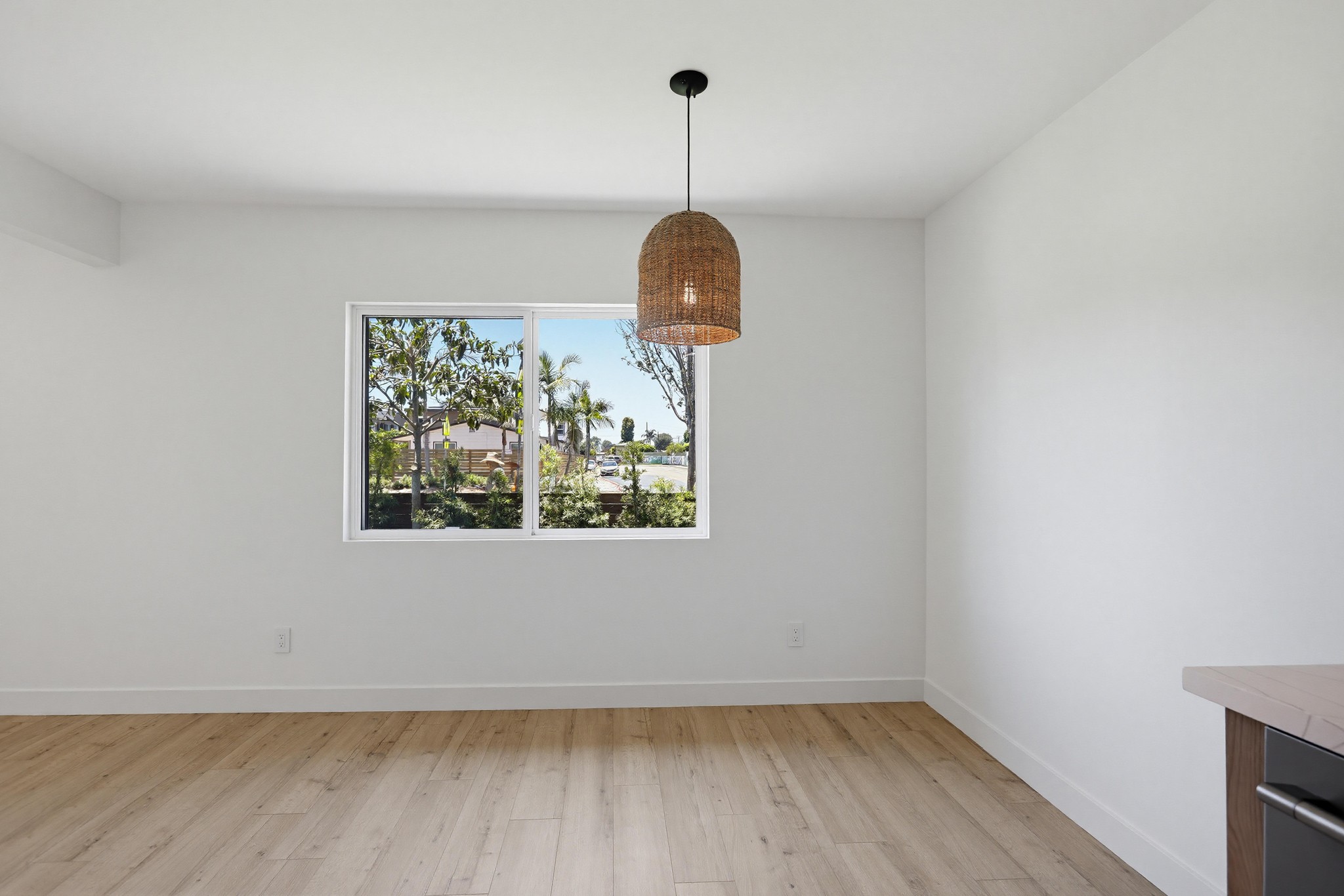 Virtual tour photo 21 of 44 for 2036 Pomona Ave E