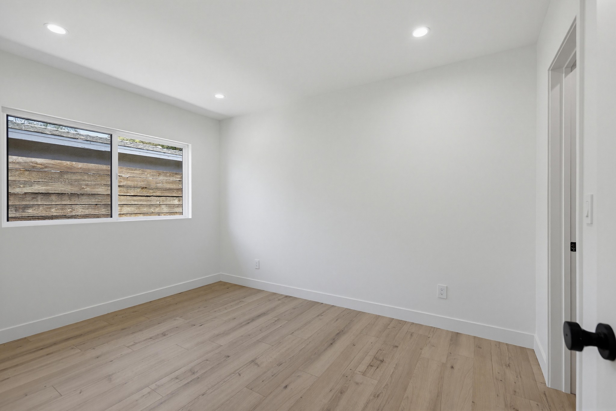 Virtual tour photo 26 of 44 for 2036 Pomona Ave E