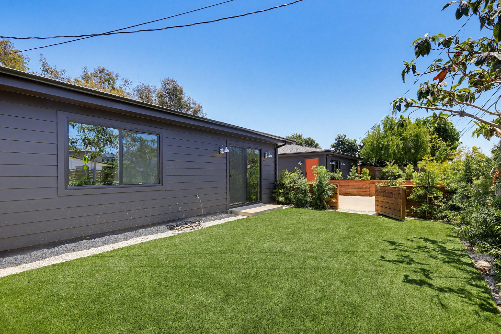 Virtual tour photo 38 of 44 for 2036 Pomona Ave E