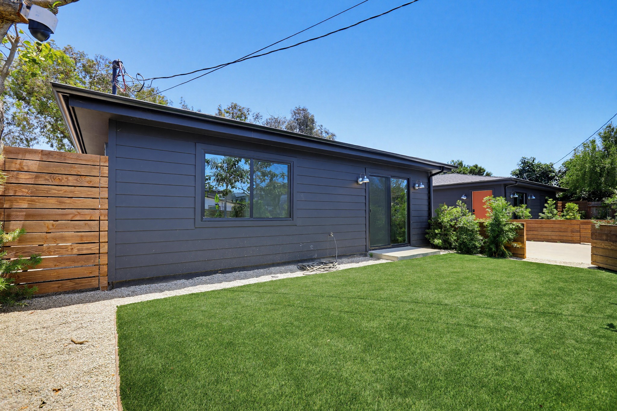 Virtual tour photo 39 of 44 for 2036 Pomona Ave E
