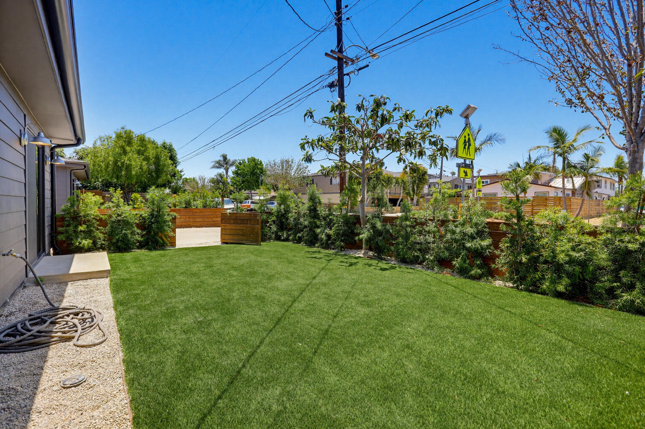 Virtual tour photo 40 of 44 for 2036 Pomona Ave E