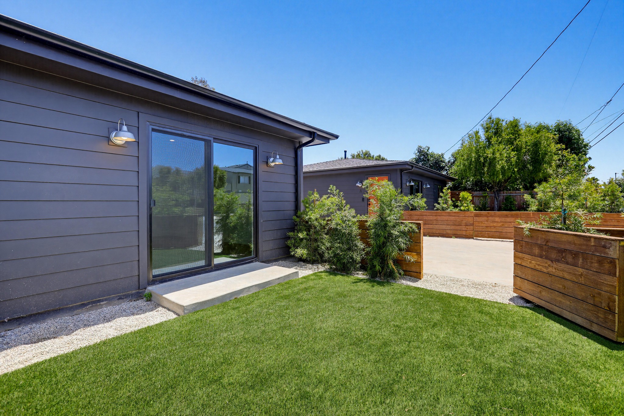 Virtual tour photo 41 of 44 for 2036 Pomona Ave E