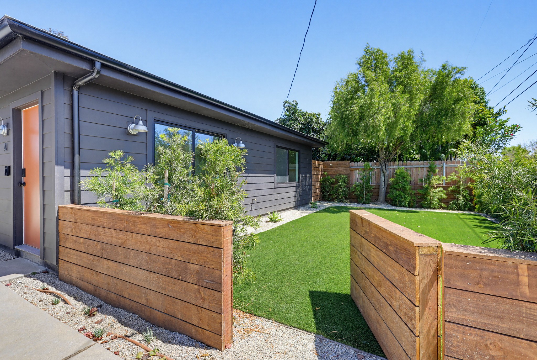 Virtual tour photo 7 of 41 for 2036 Pomona Ave Unit A