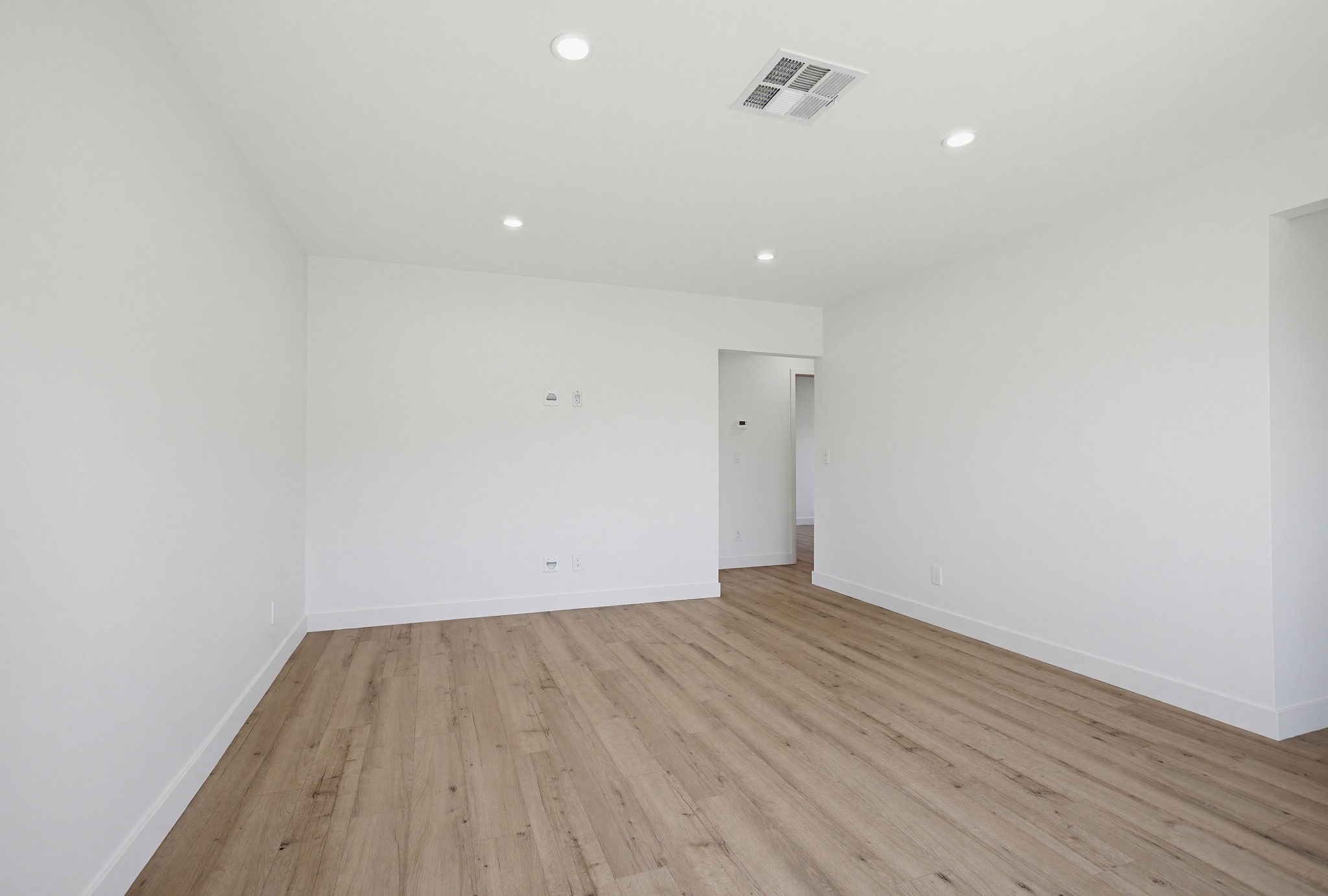 Virtual tour photo 15 of 41 for 2036 Pomona Ave Unit A