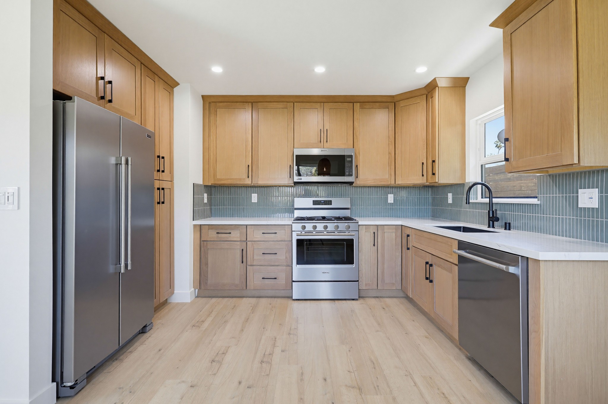 Virtual tour photo 24 of 41 for 2036 Pomona Ave Unit A