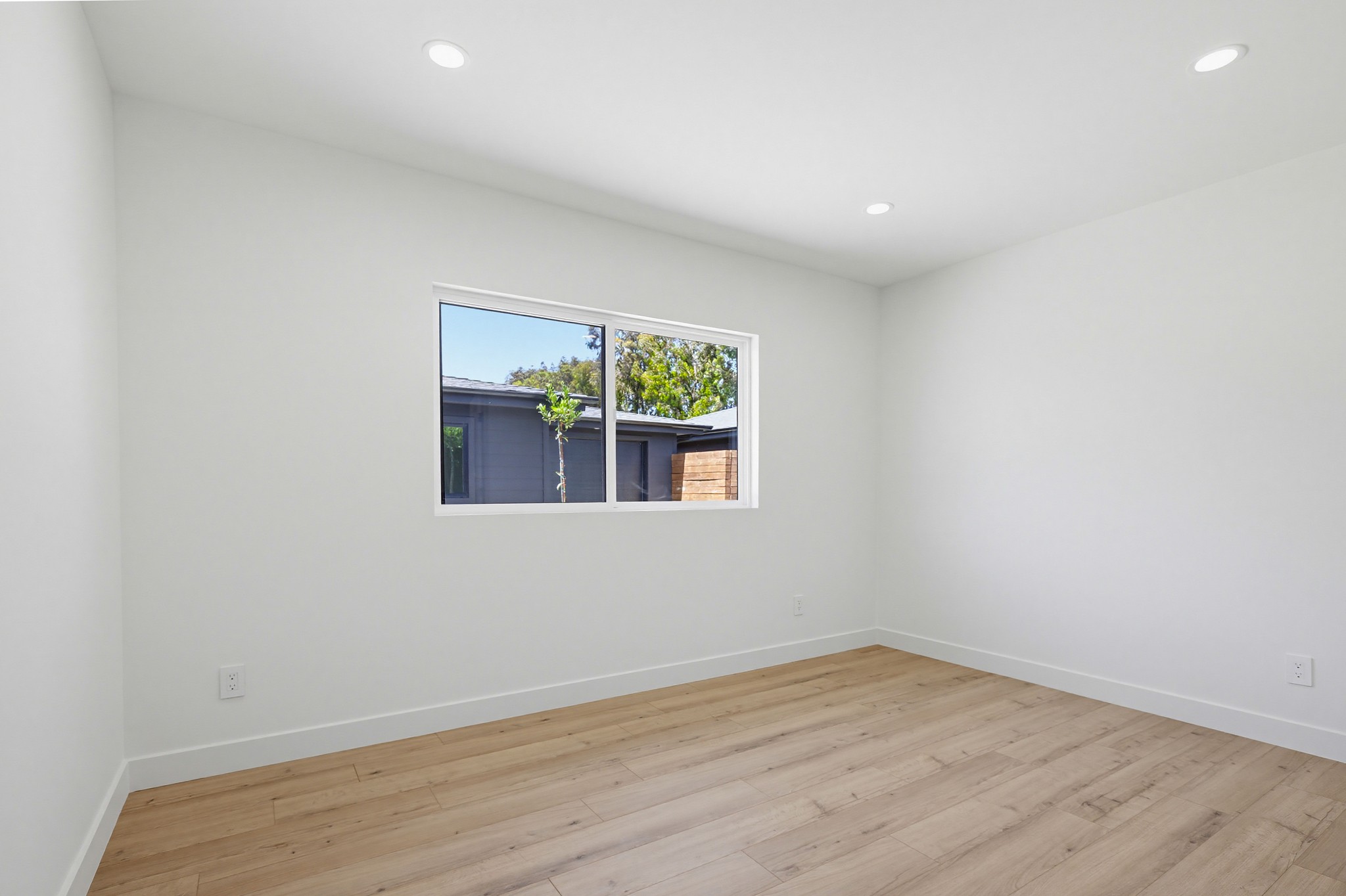 Virtual tour photo 29 of 41 for 2036 Pomona Ave Unit A