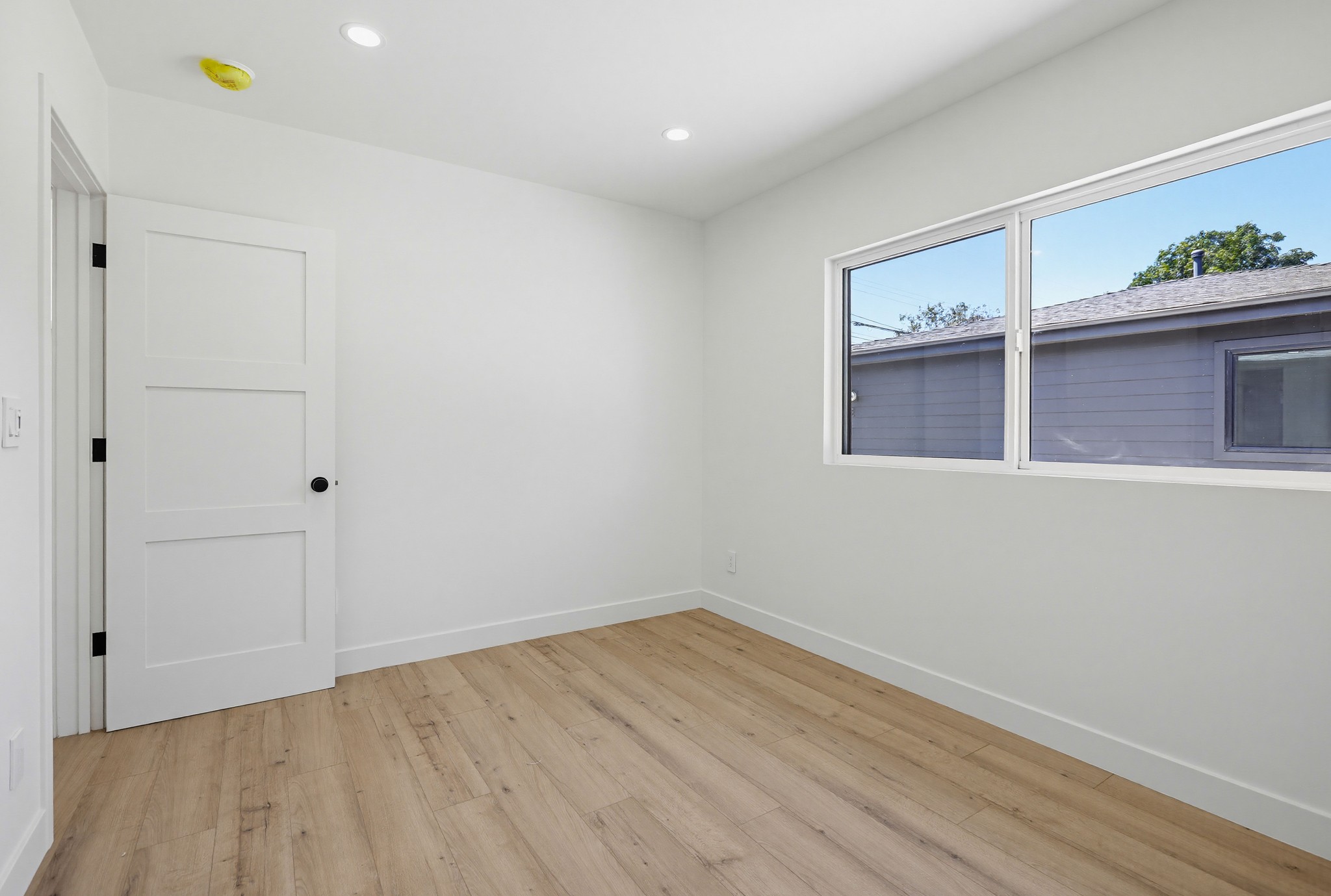 Virtual tour photo 32 of 41 for 2036 Pomona Ave Unit A
