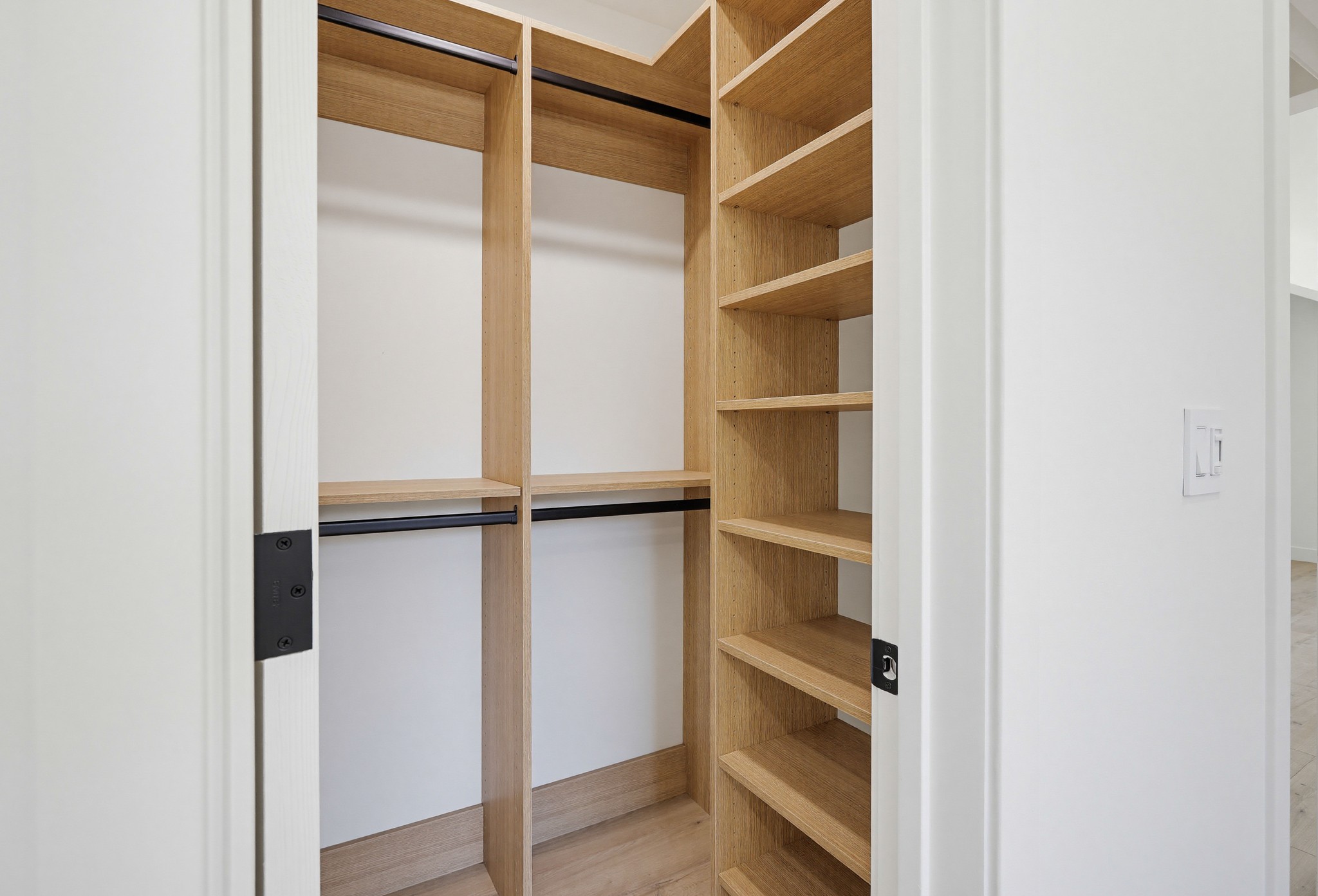 Virtual tour photo 34 of 41 for 2036 Pomona Ave Unit A