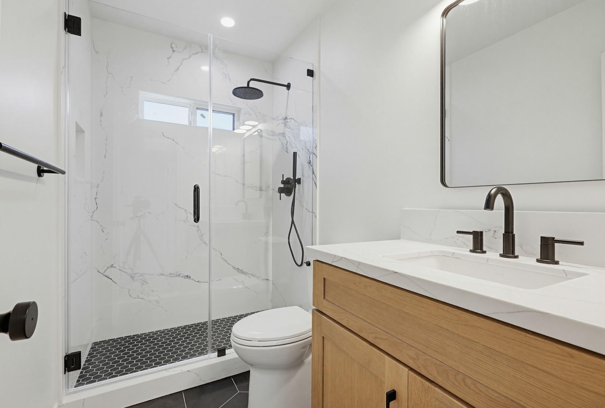 Virtual tour photo 36 of 41 for 2036 Pomona Ave Unit A