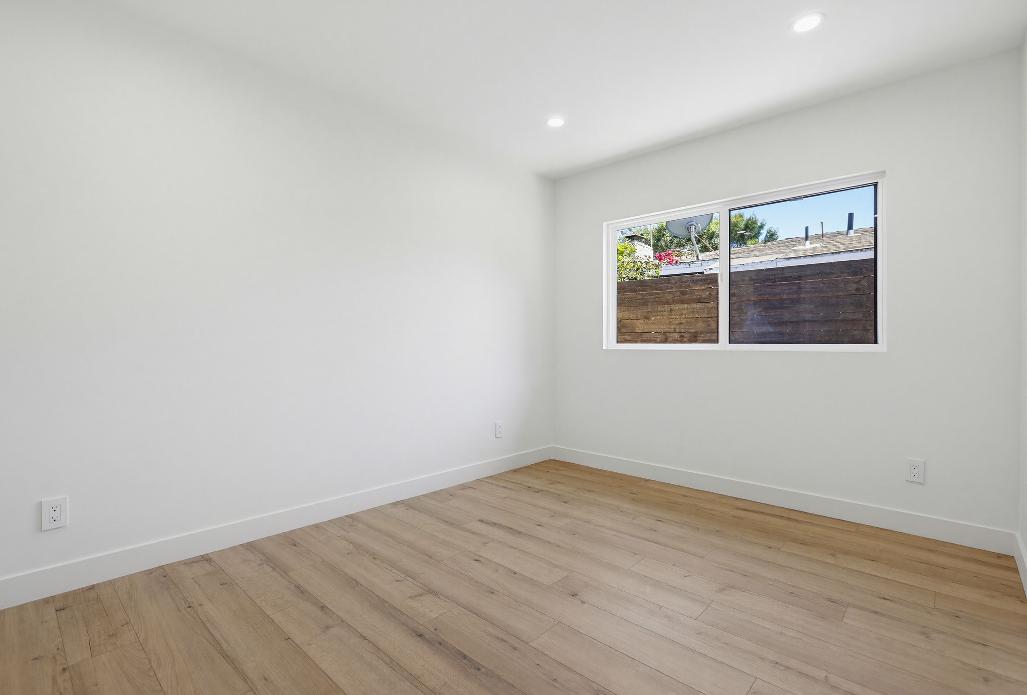 Virtual tour photo 38 of 41 for 2036 Pomona Ave Unit A