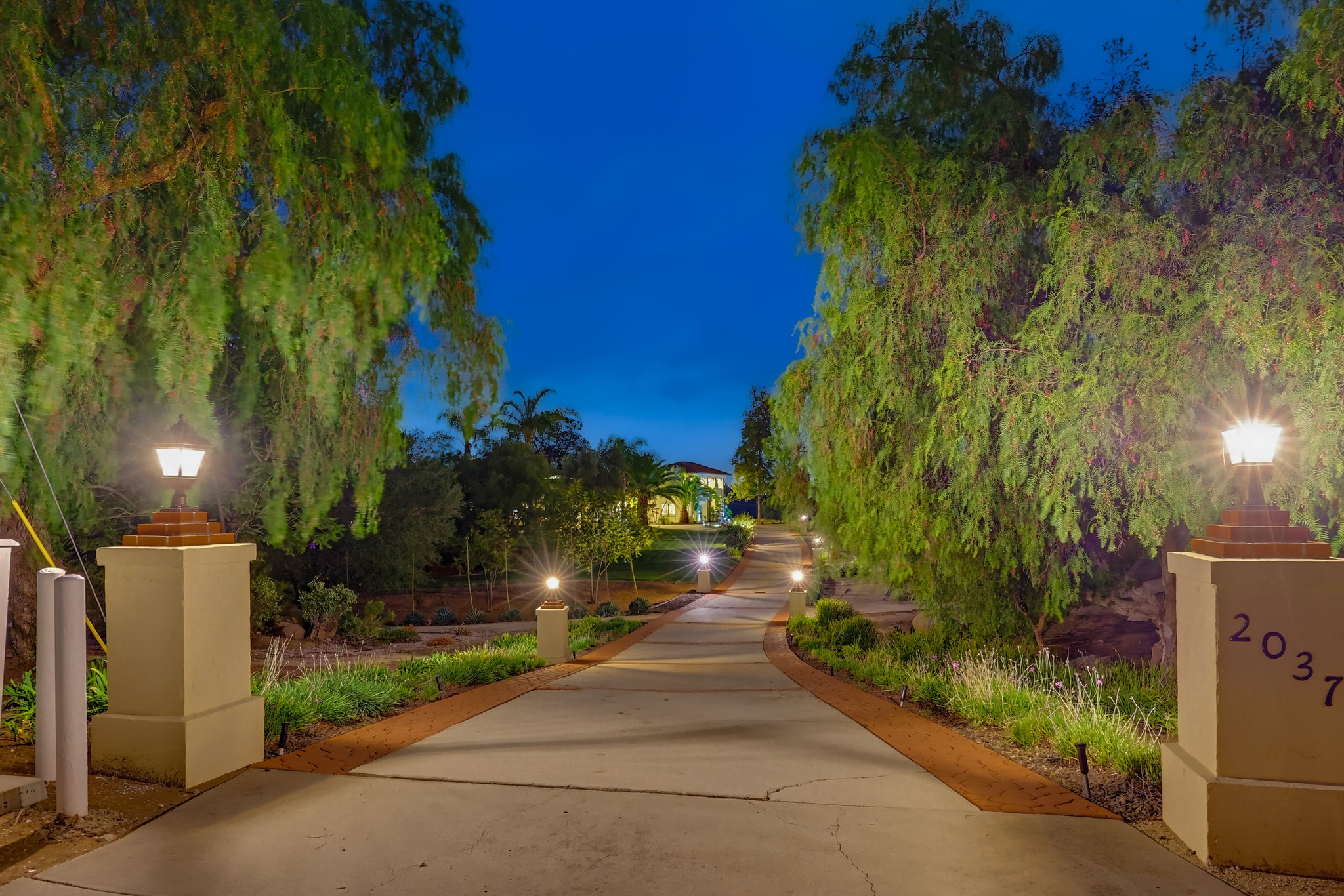 Virtual tour photo 1 of 123 for 2037 Via Trueno