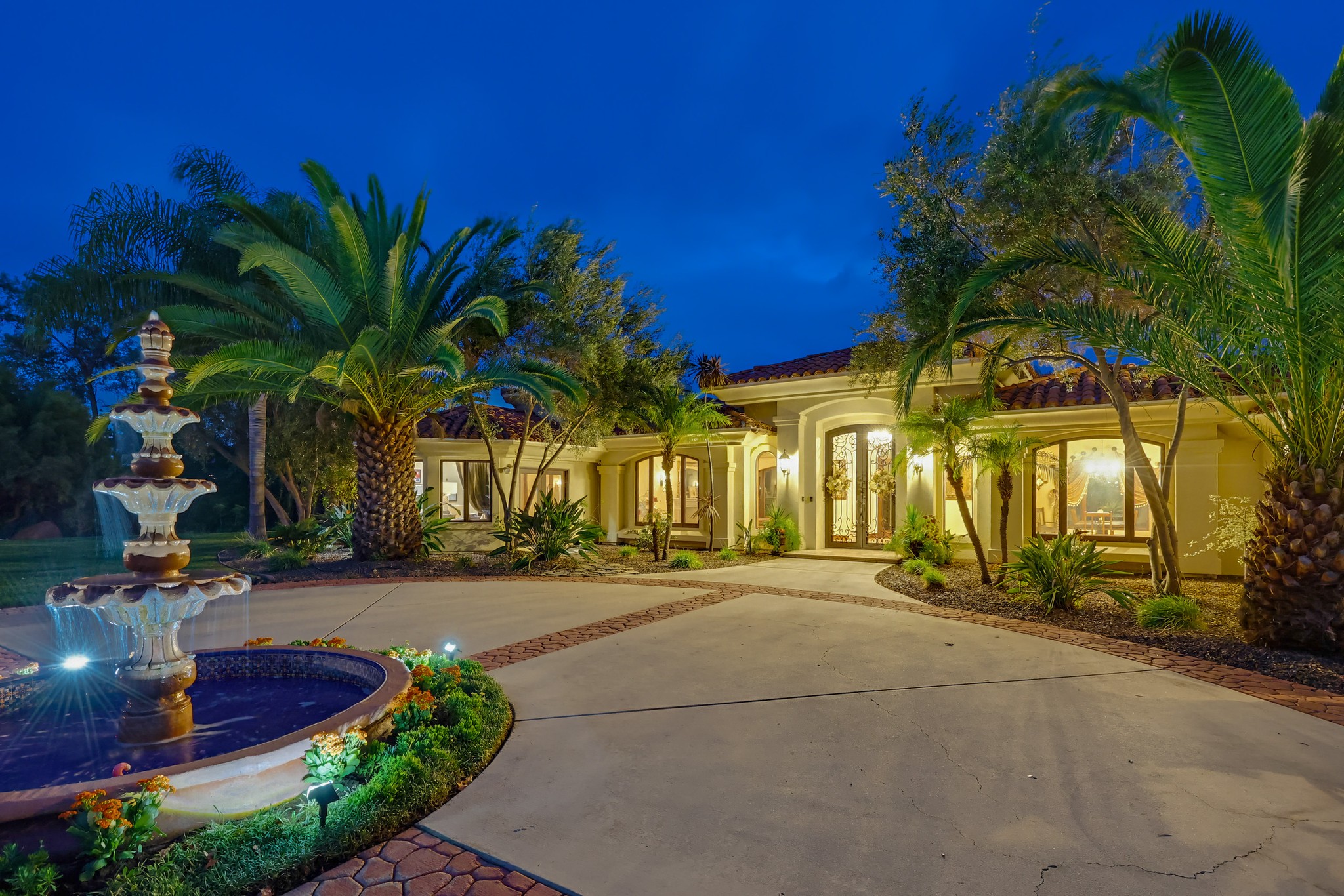 Virtual tour photo 9 of 123 for 2037 Via Trueno