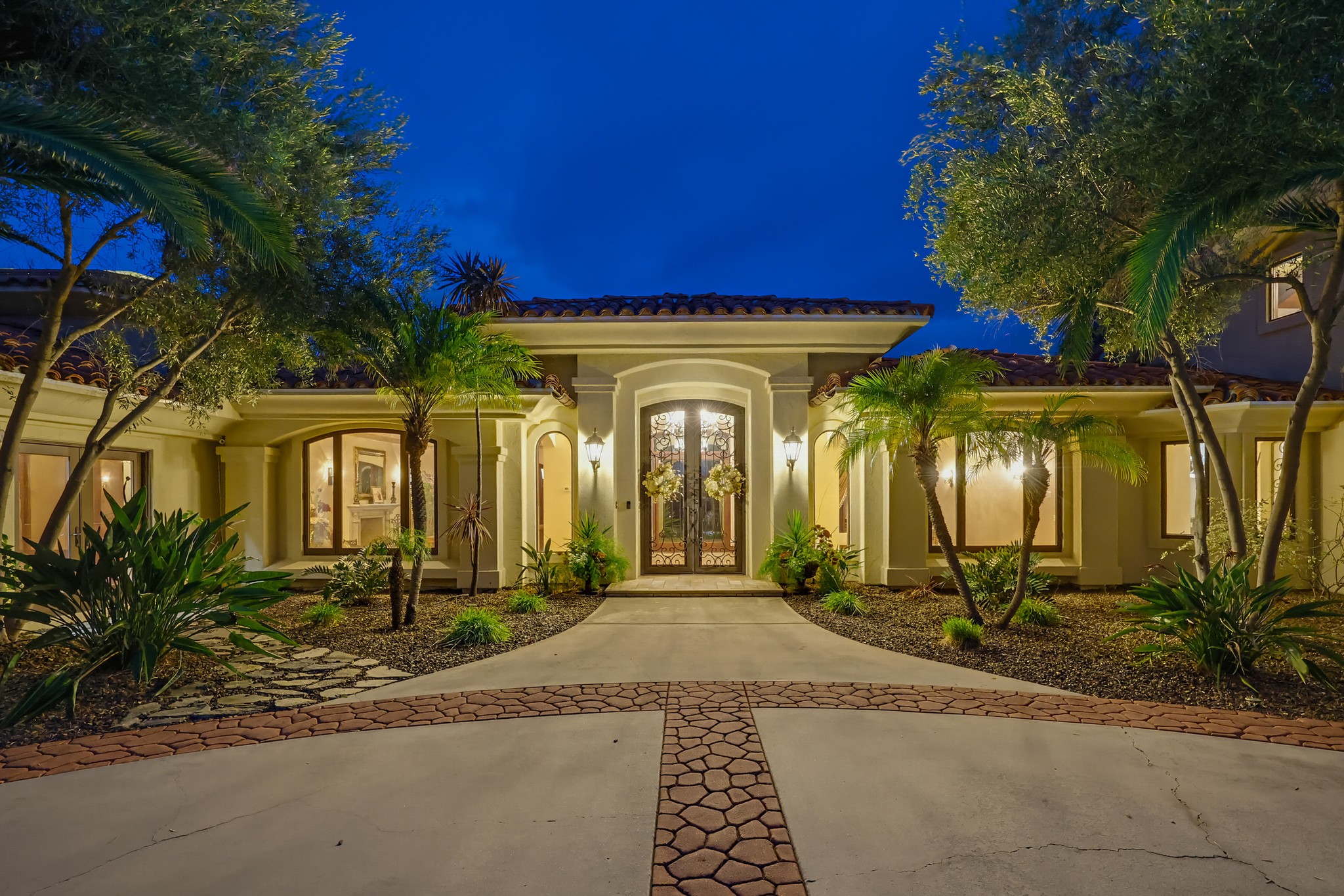 Virtual tour photo 10 of 123 for 2037 Via Trueno
