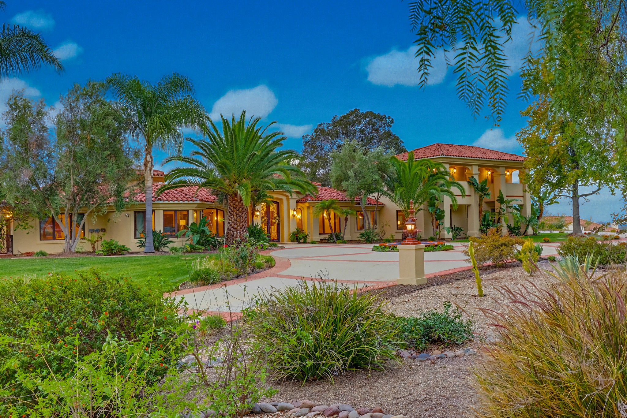 Virtual tour photo 15 of 123 for 2037 Via Trueno