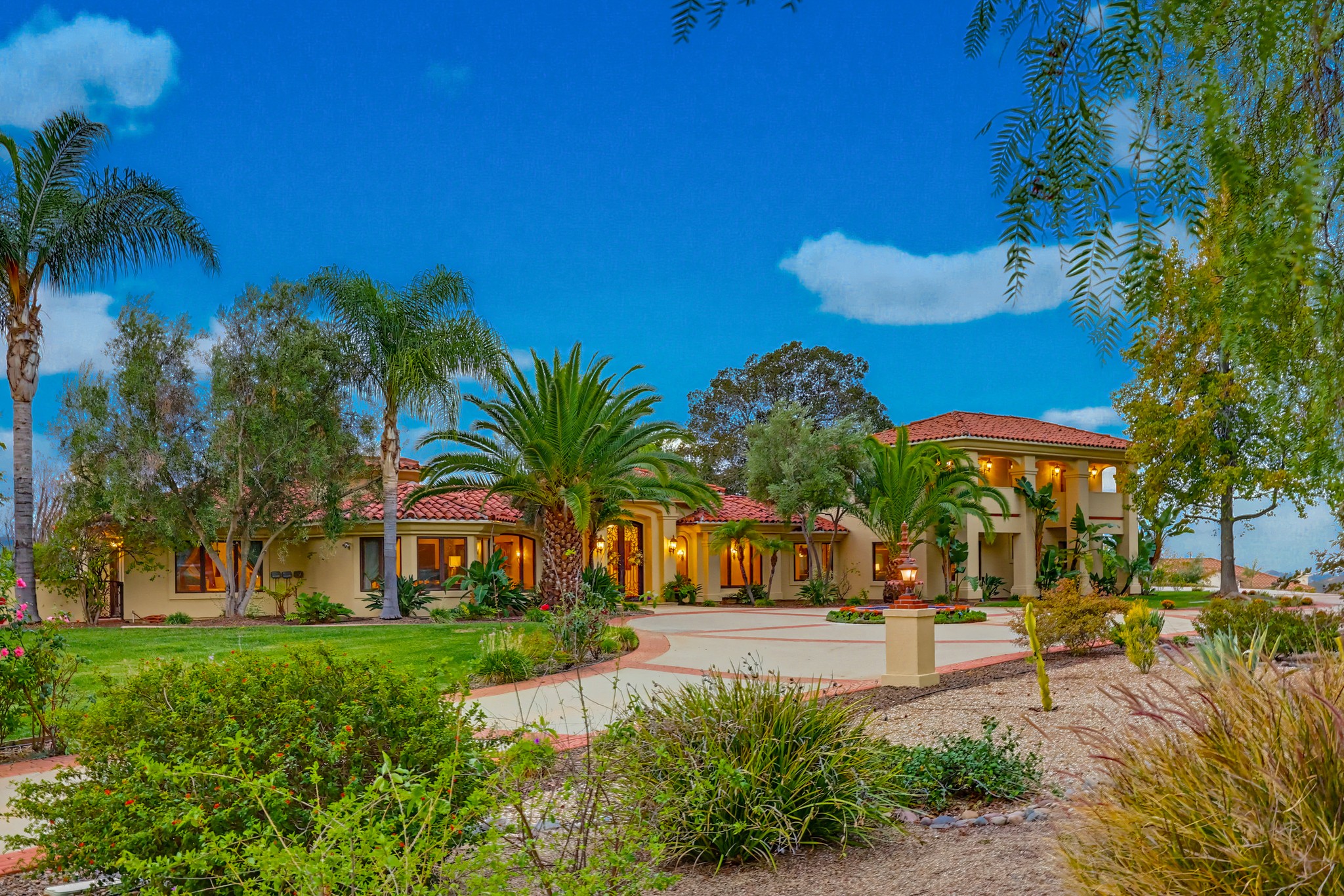 Virtual tour photo 16 of 123 for 2037 Via Trueno