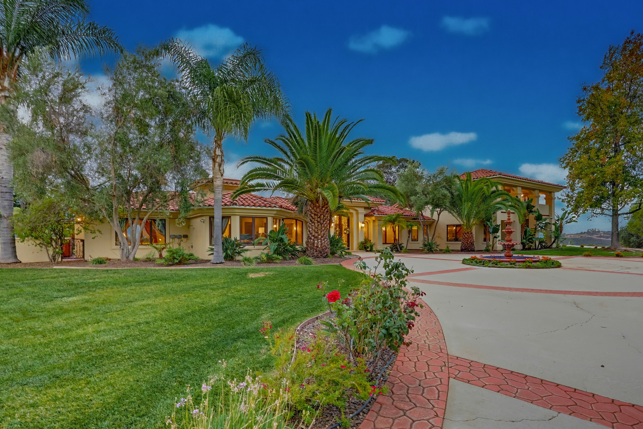 Virtual tour photo 18 of 123 for 2037 Via Trueno