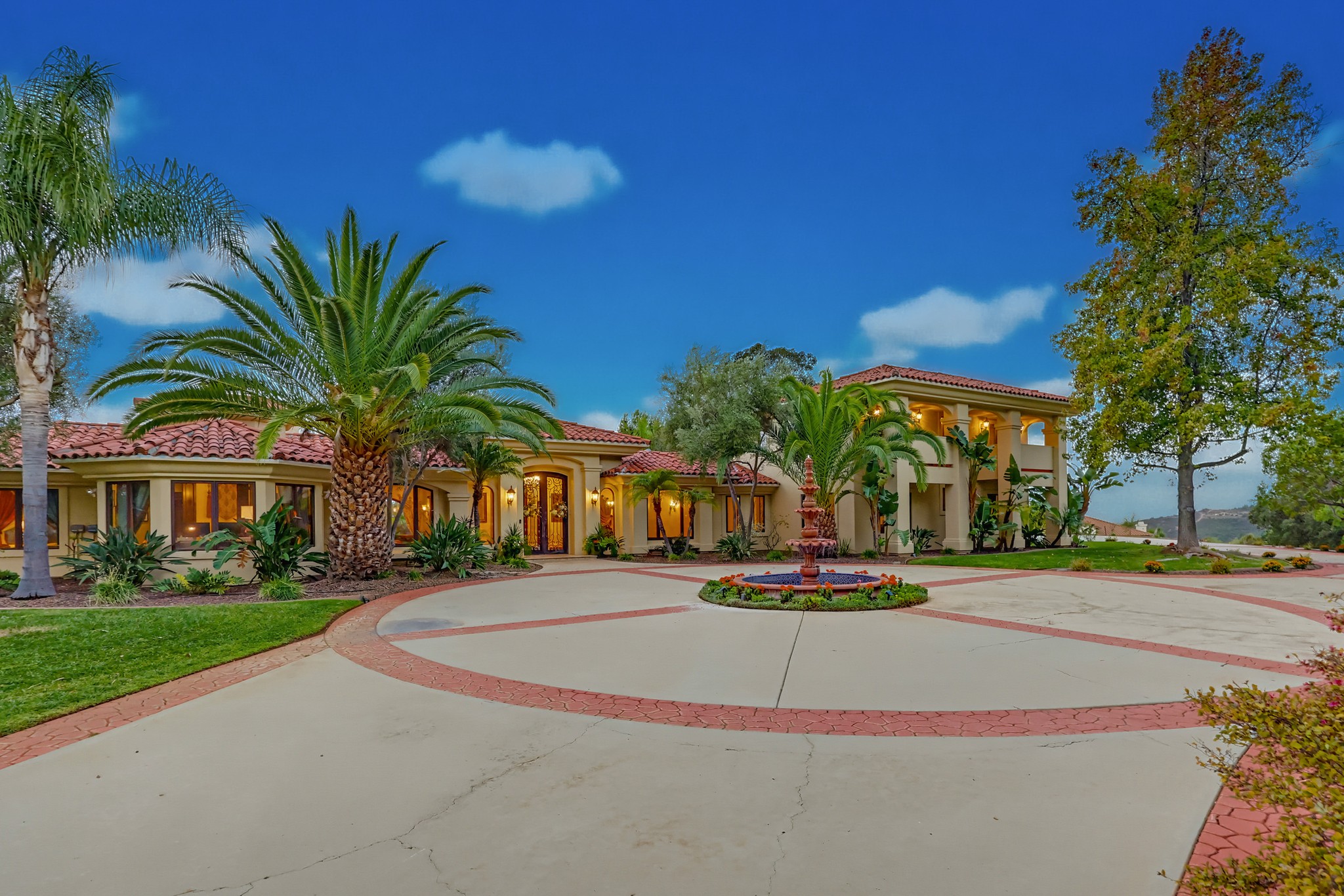Virtual tour photo 19 of 123 for 2037 Via Trueno