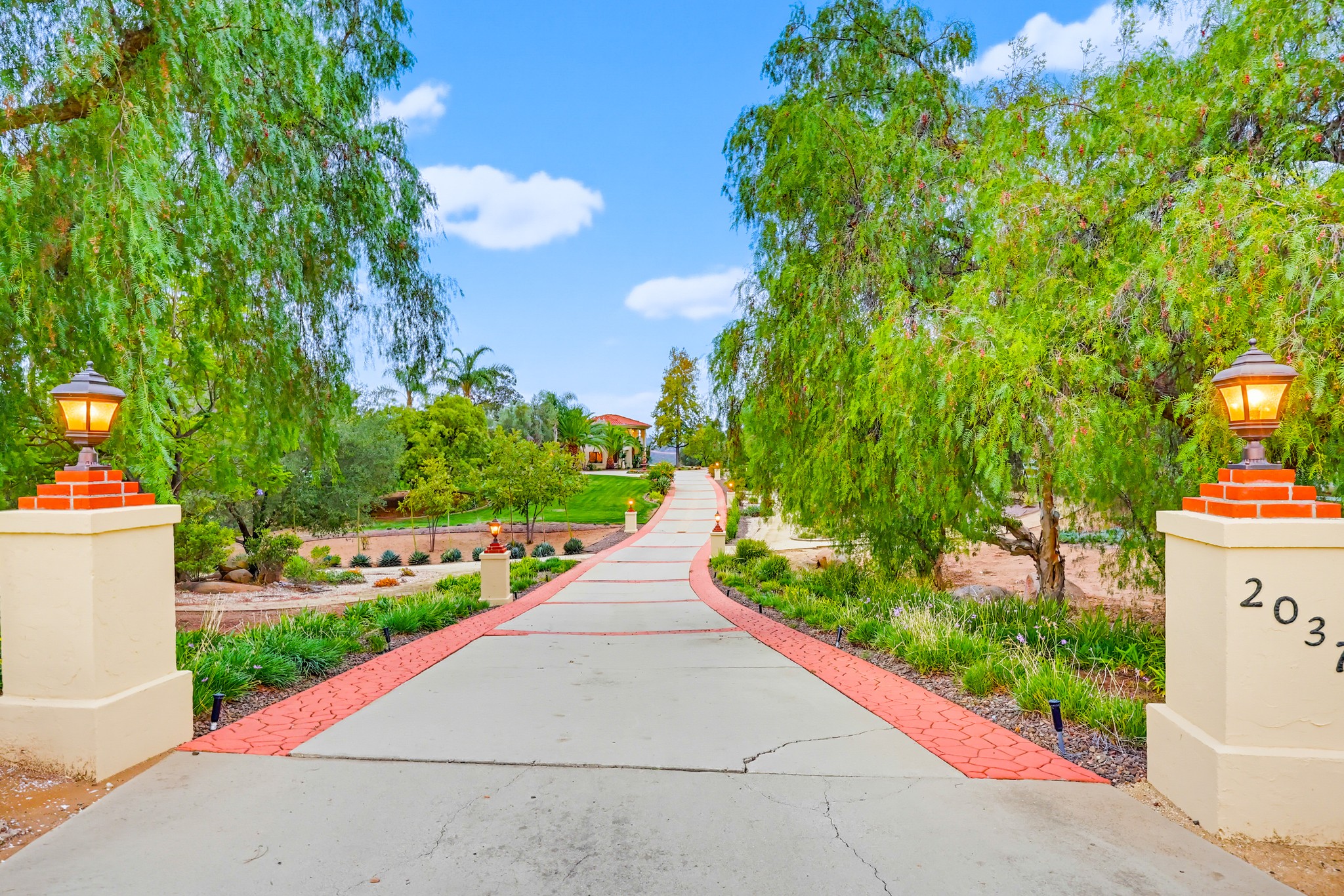Virtual tour photo 57 of 123 for 2037 Via Trueno