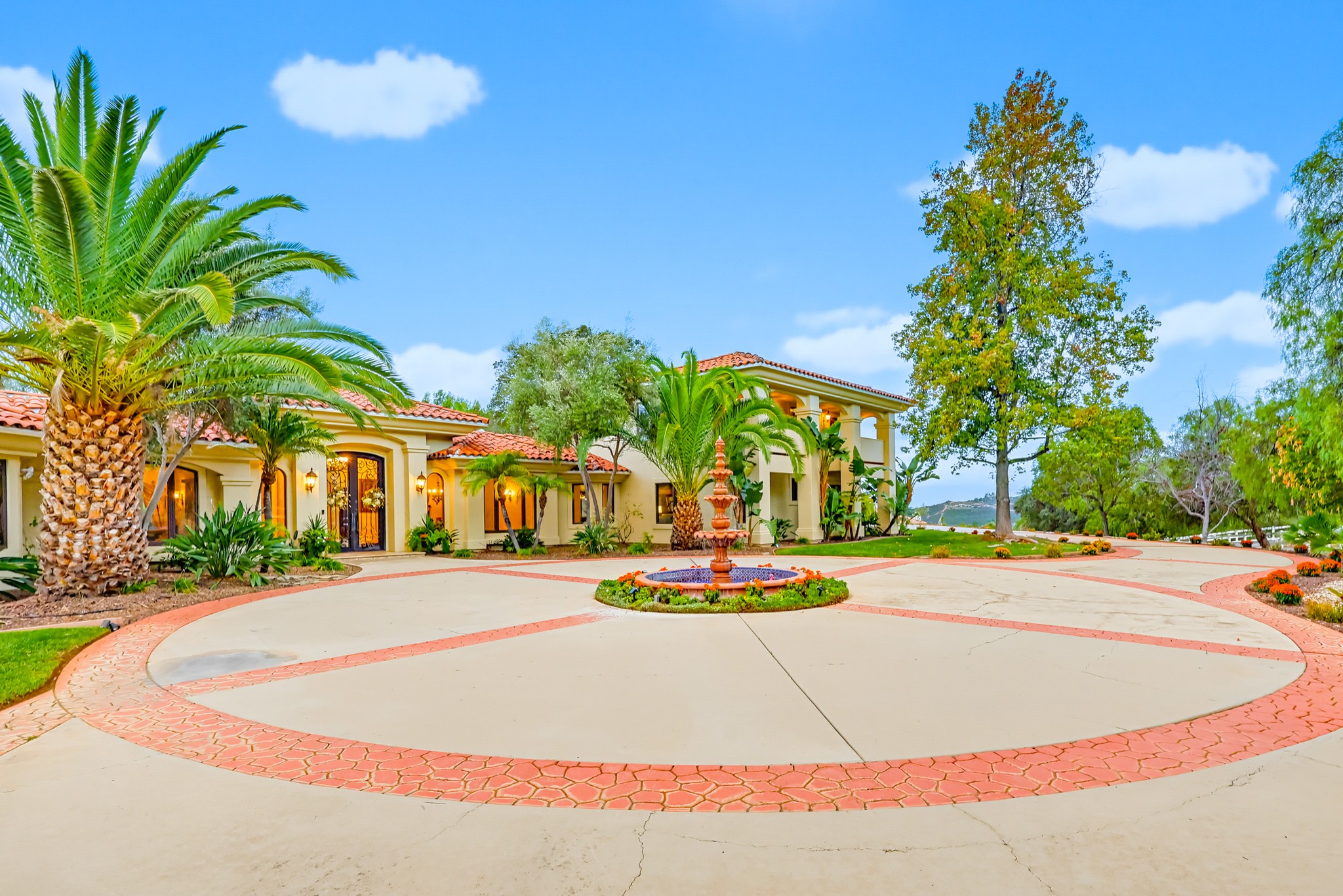 Virtual tour photo 71 of 123 for 2037 Via Trueno