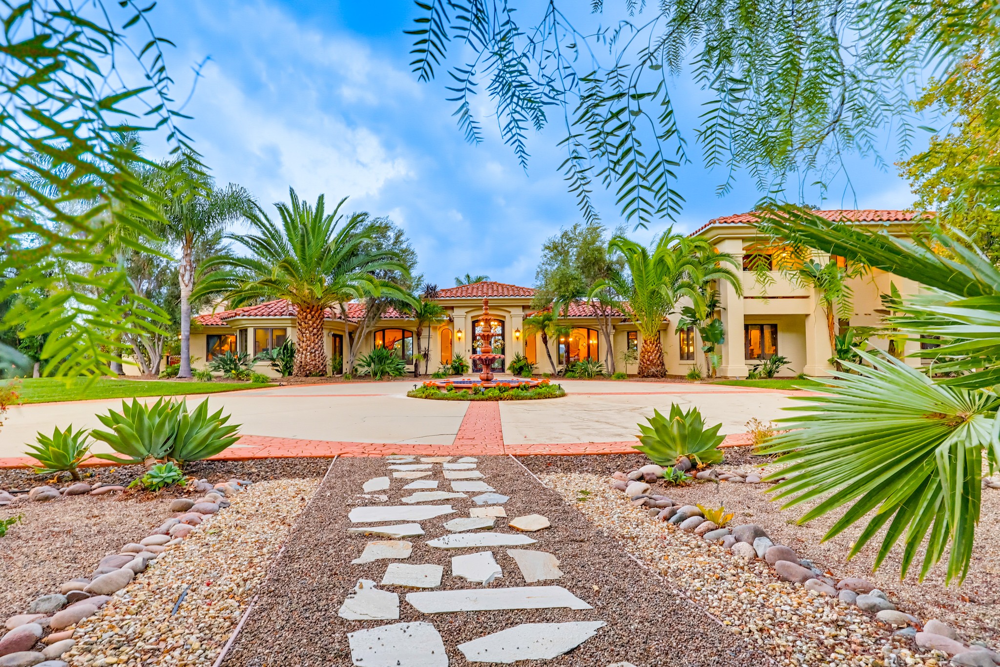 Virtual tour photo 73 of 123 for 2037 Via Trueno