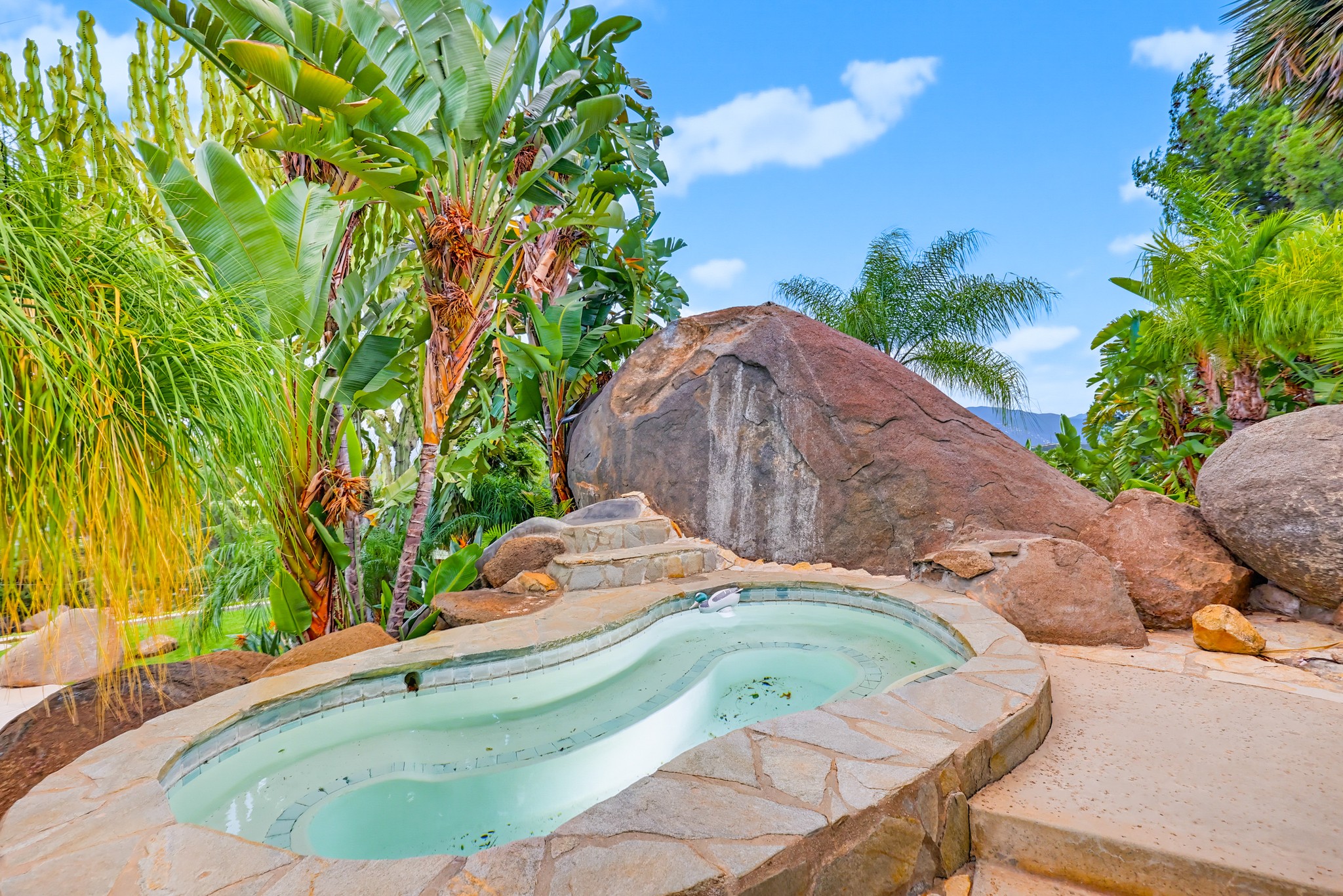 Virtual tour photo 101 of 123 for 2037 Via Trueno