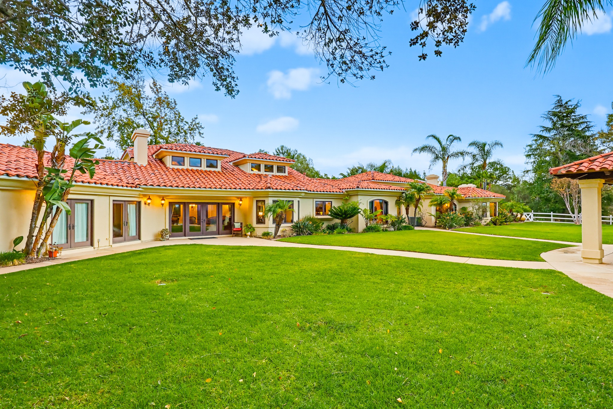 Virtual tour photo 114 of 123 for 2037 Via Trueno