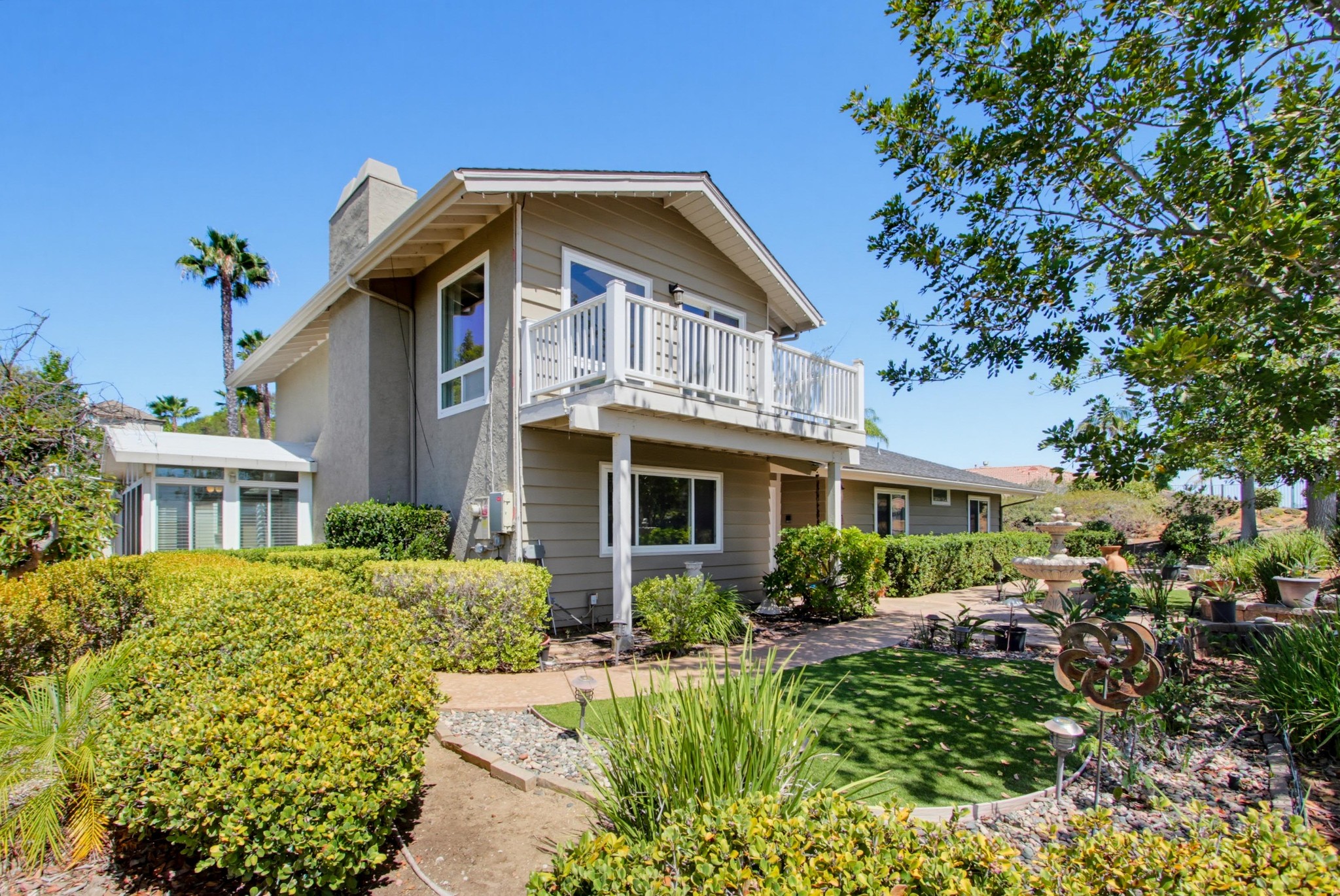 Virtual tour photo 7 of 73 for 2039 Lemon Ave
