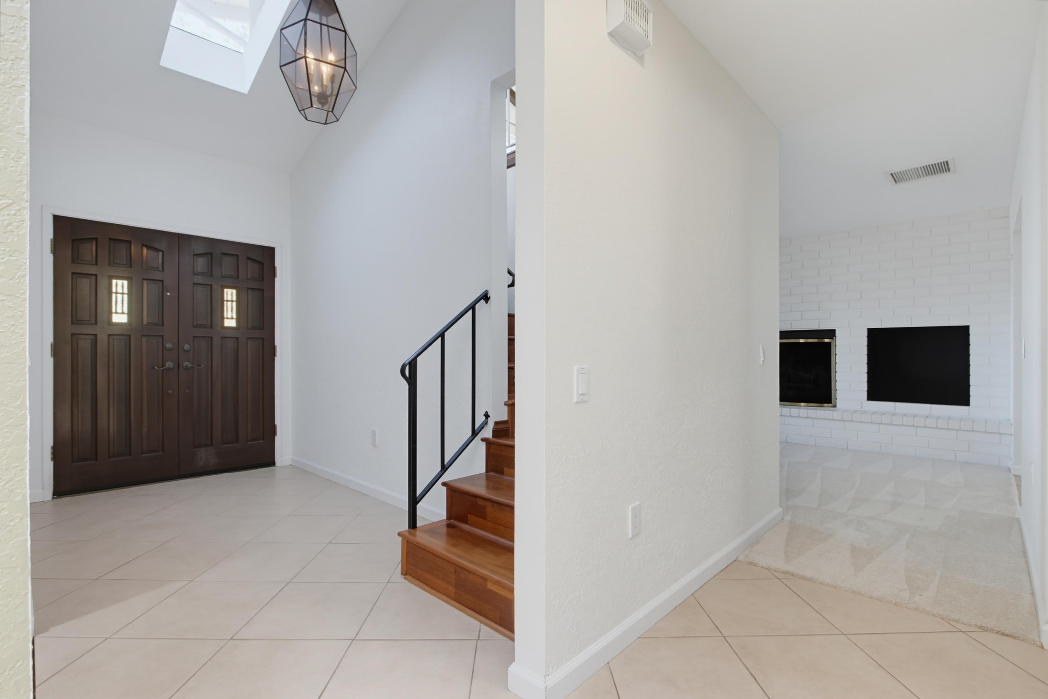 Virtual tour photo 9 of 73 for 2039 Lemon Ave