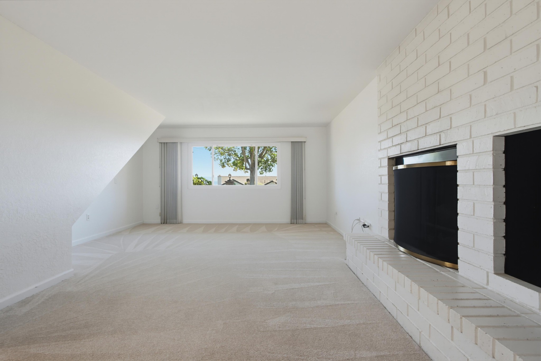 Virtual tour photo 13 of 73 for 2039 Lemon Ave