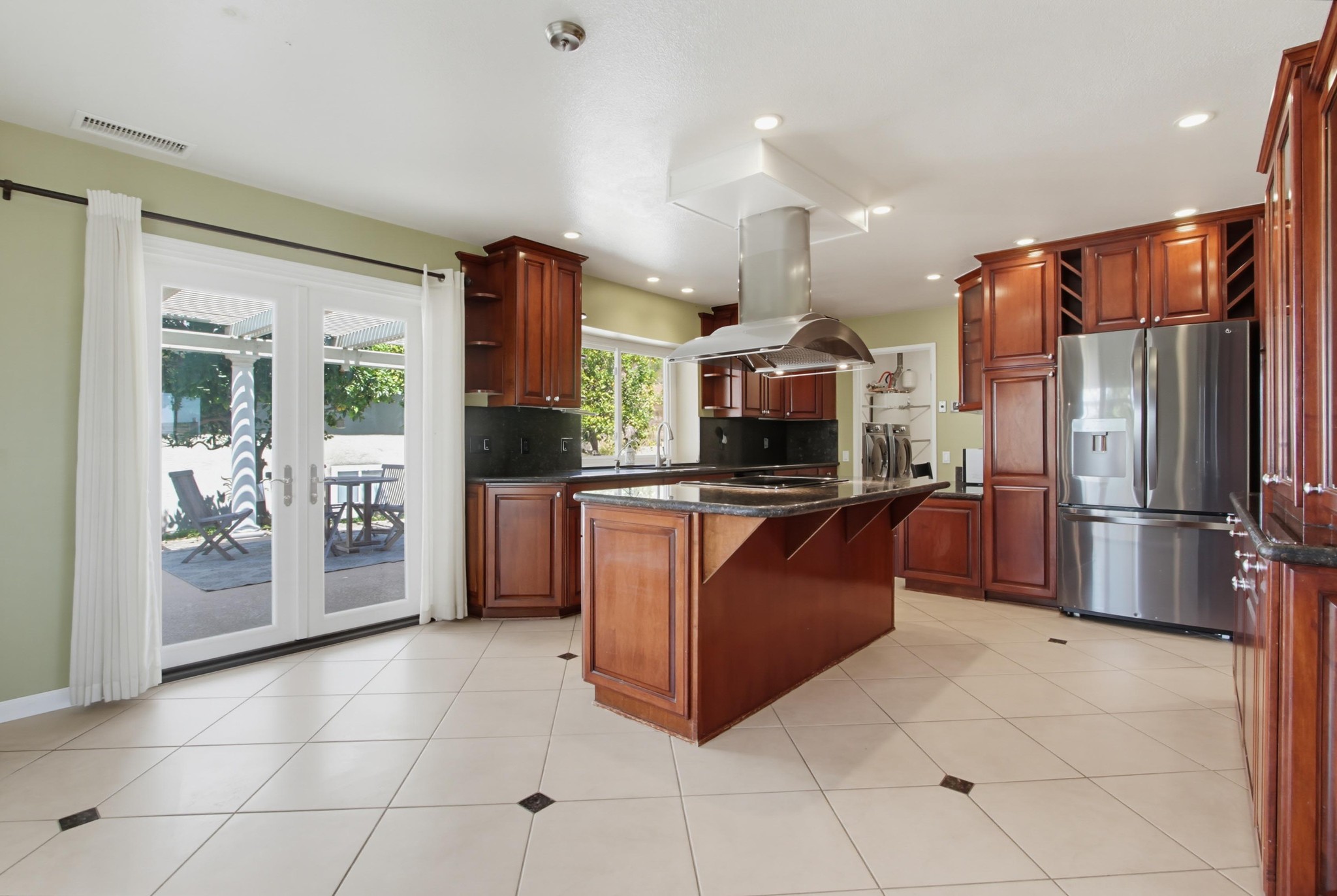 Virtual tour photo 14 of 73 for 2039 Lemon Ave