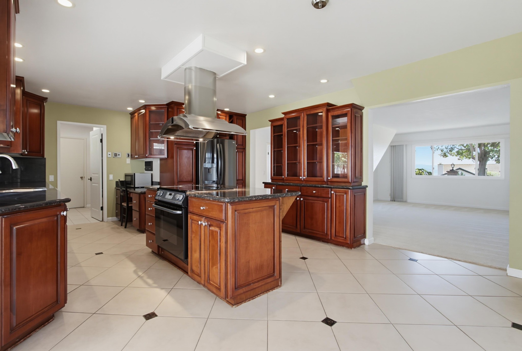 Virtual tour photo 15 of 73 for 2039 Lemon Ave