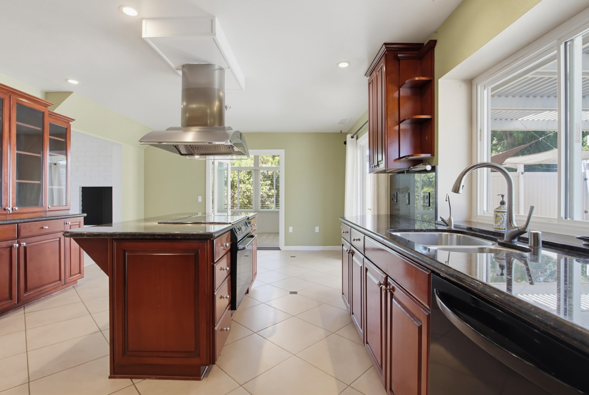 Virtual tour photo 17 of 73 for 2039 Lemon Ave