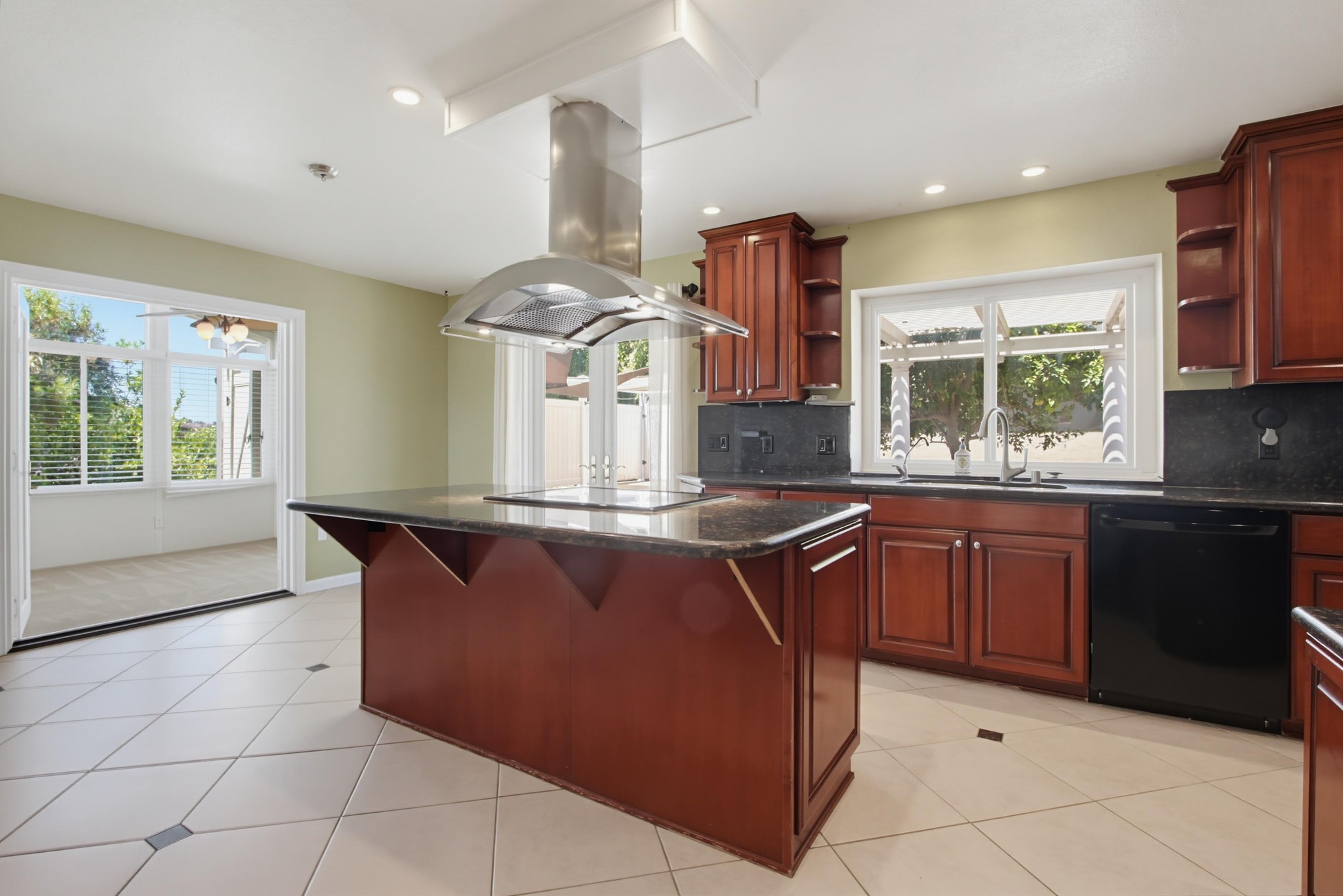 Virtual tour photo 18 of 73 for 2039 Lemon Ave