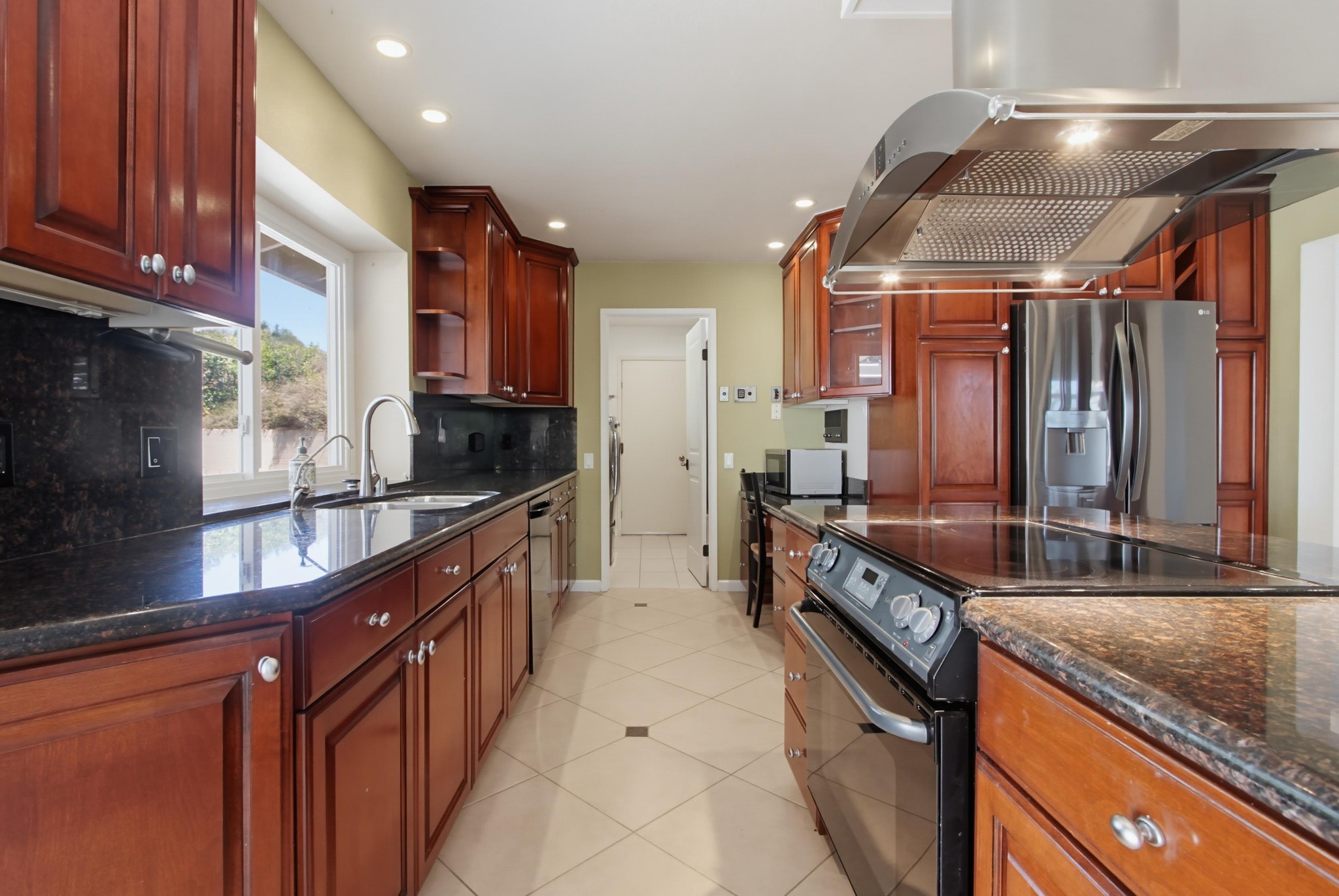Virtual tour photo 19 of 73 for 2039 Lemon Ave