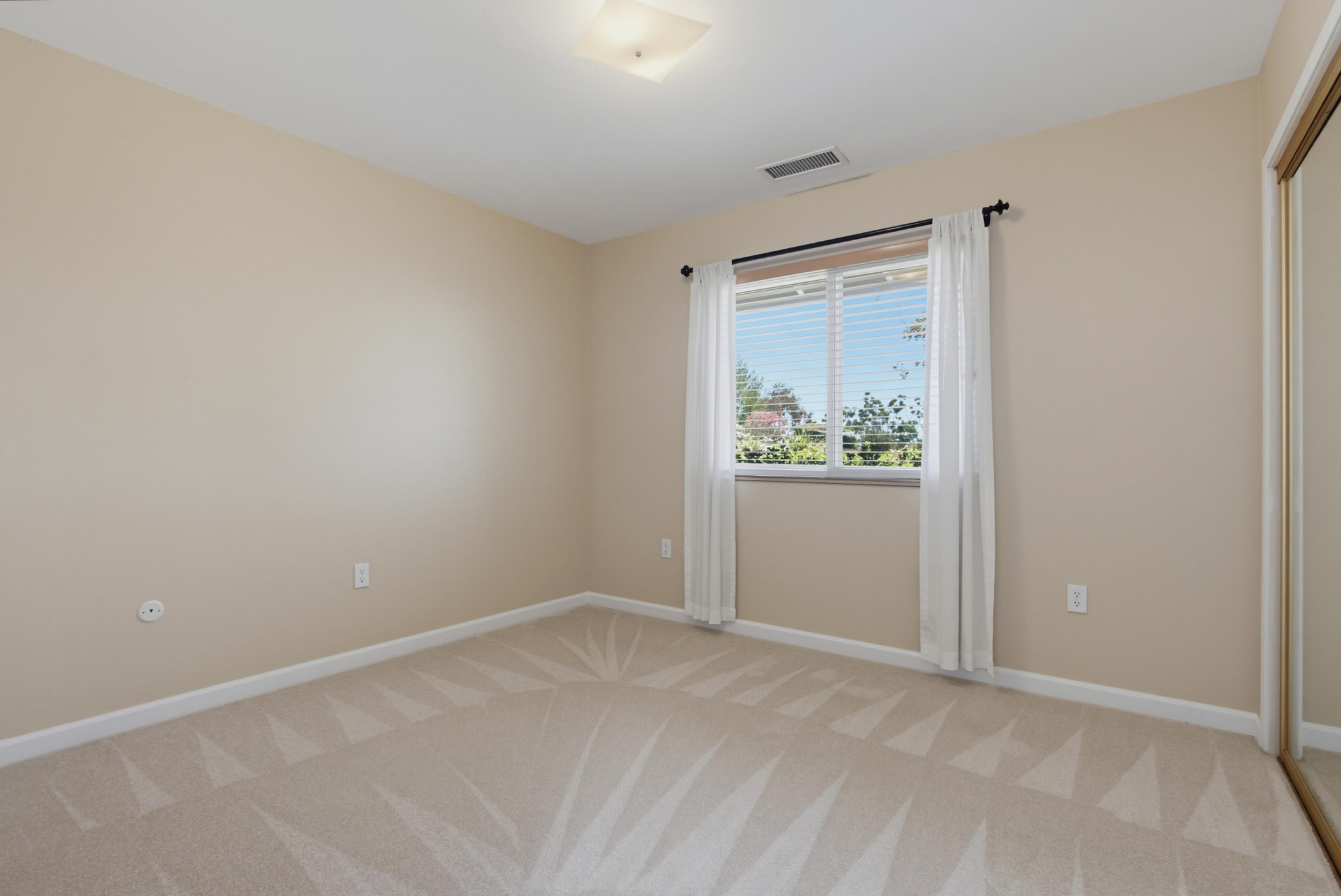Virtual tour photo 31 of 73 for 2039 Lemon Ave