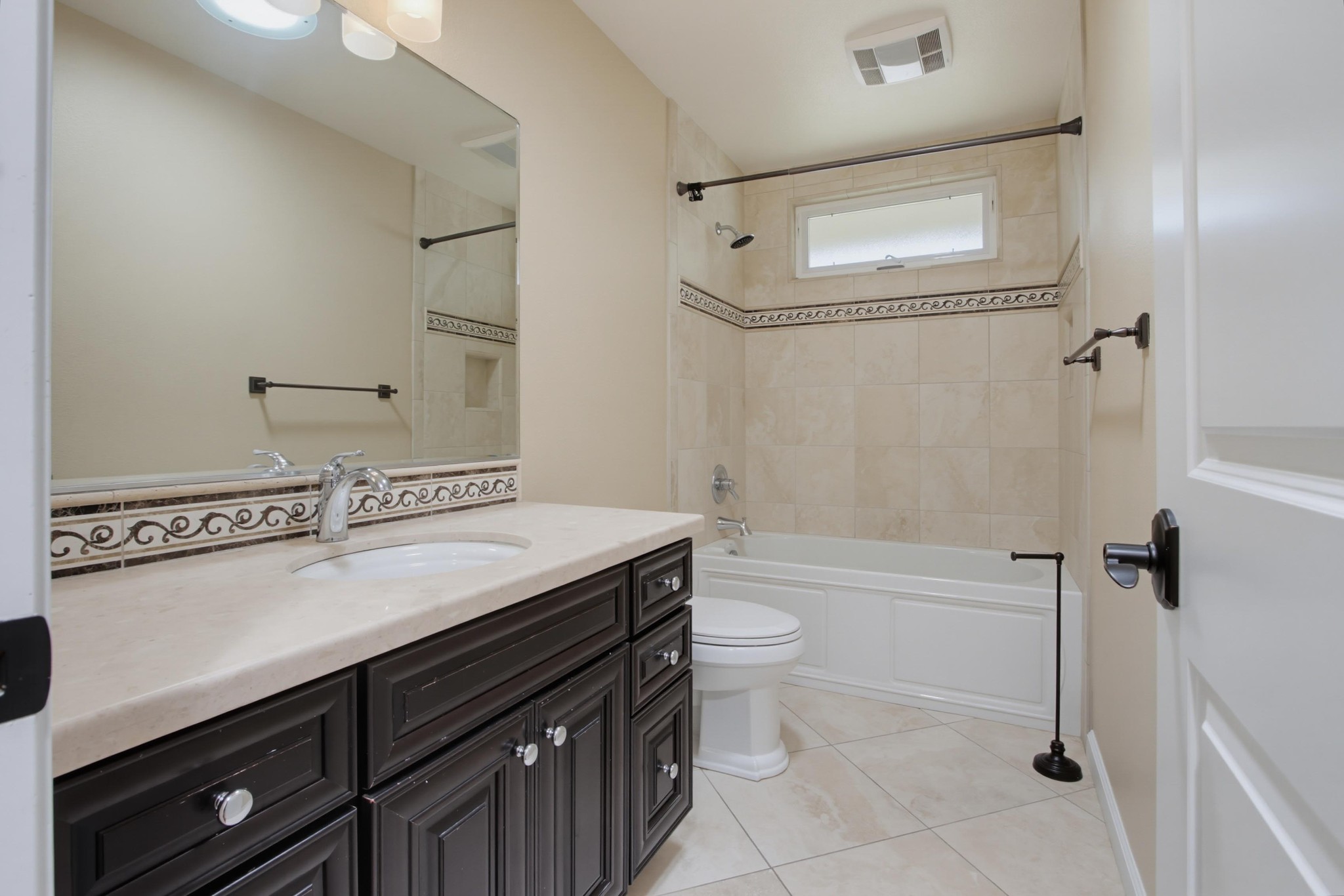 Virtual tour photo 34 of 73 for 2039 Lemon Ave