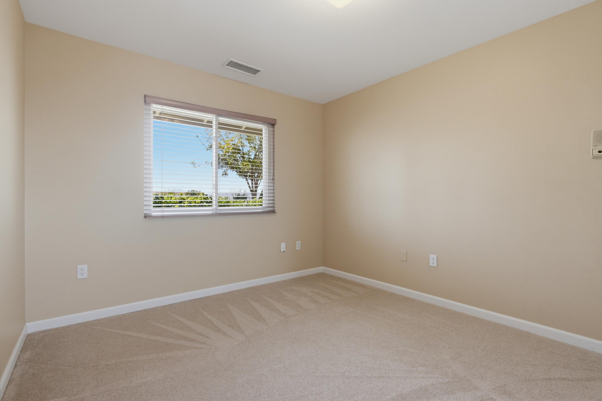 Virtual tour photo 37 of 73 for 2039 Lemon Ave