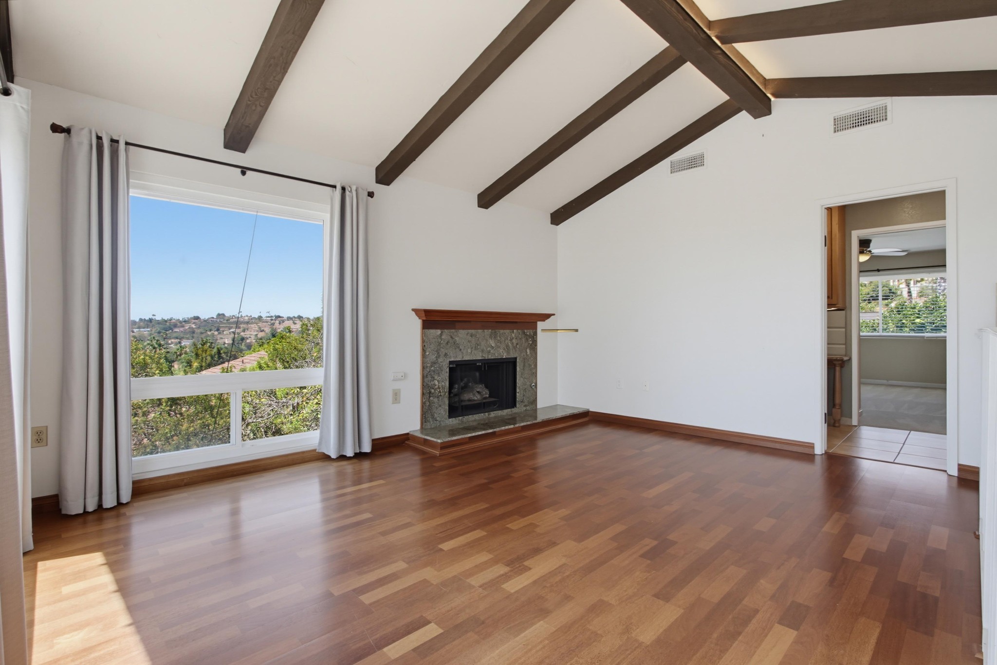 Virtual tour photo 41 of 73 for 2039 Lemon Ave