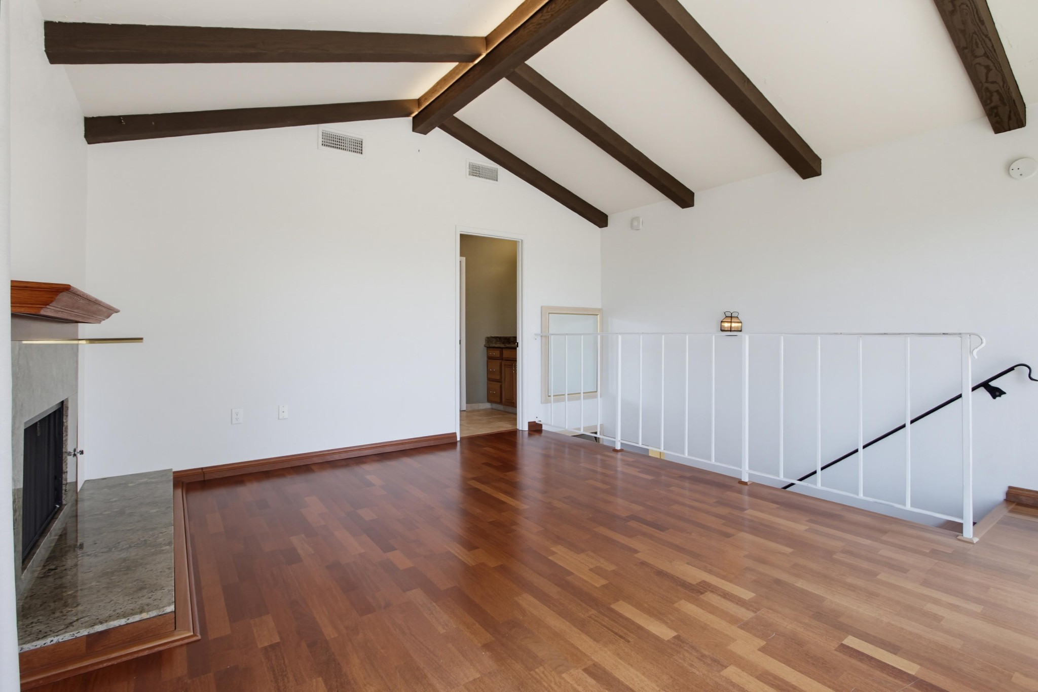 Virtual tour photo 42 of 73 for 2039 Lemon Ave