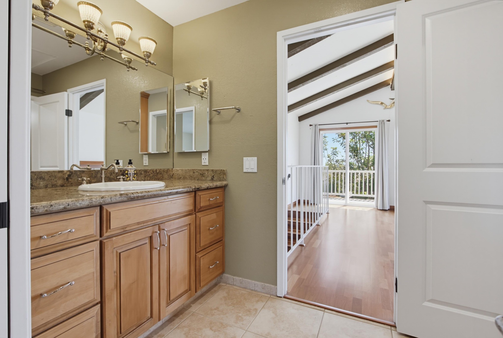 Virtual tour photo 43 of 73 for 2039 Lemon Ave