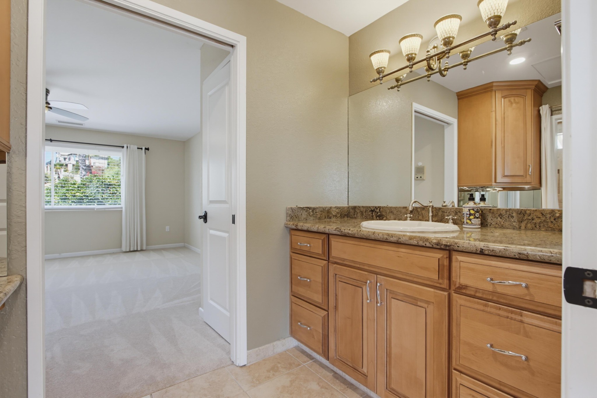Virtual tour photo 44 of 73 for 2039 Lemon Ave