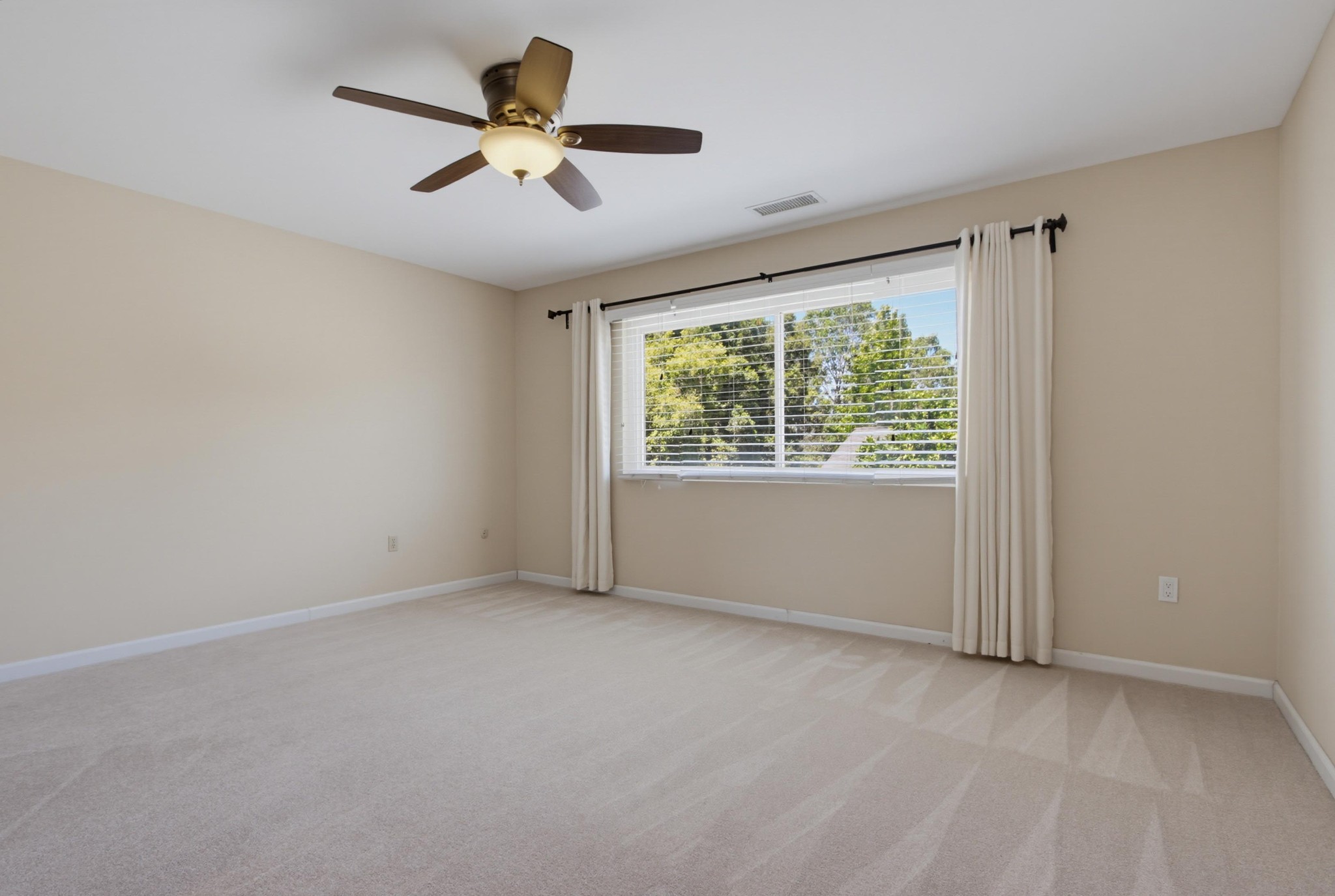 Virtual tour photo 50 of 73 for 2039 Lemon Ave