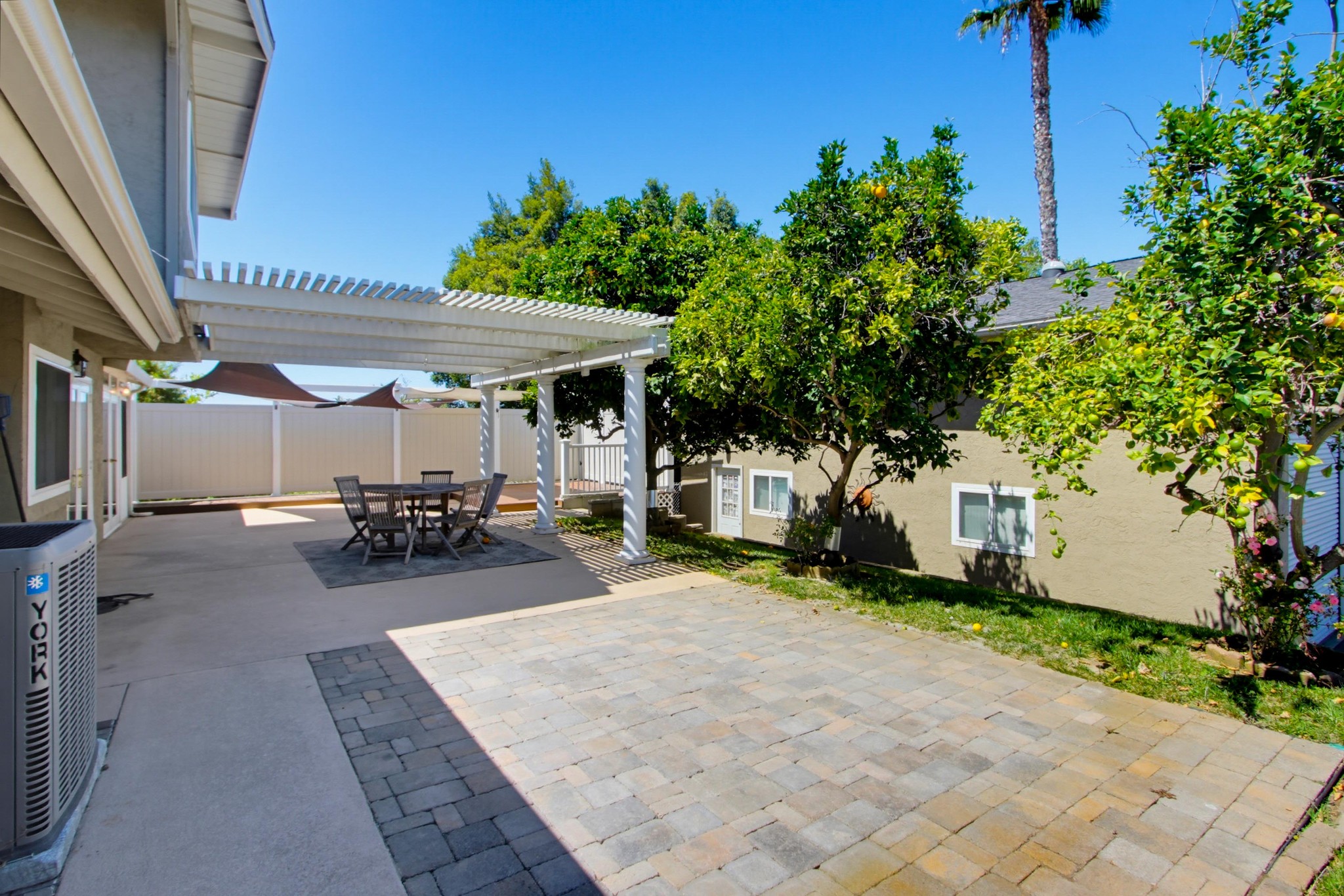 Virtual tour photo 57 of 73 for 2039 Lemon Ave
