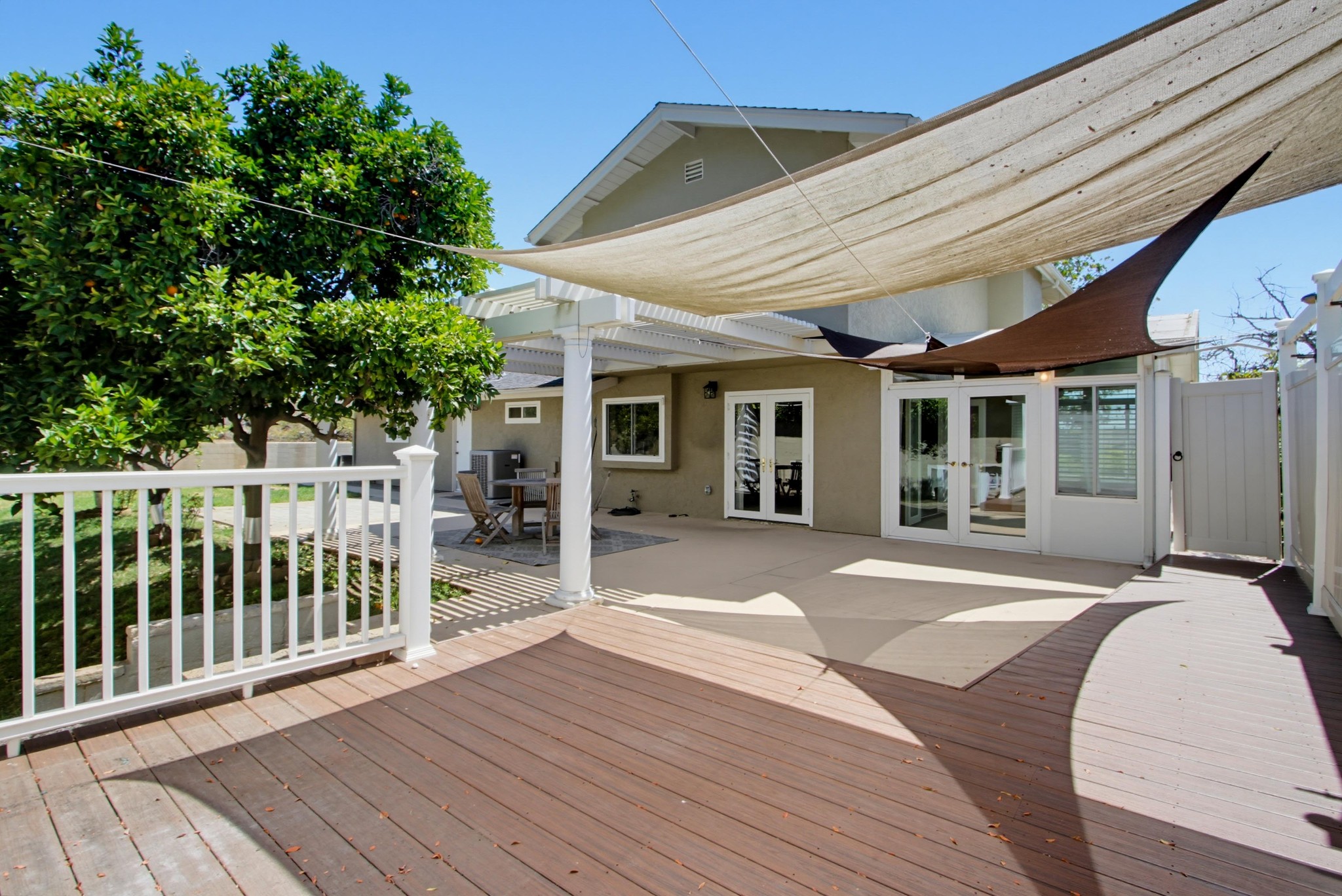 Virtual tour photo 60 of 73 for 2039 Lemon Ave