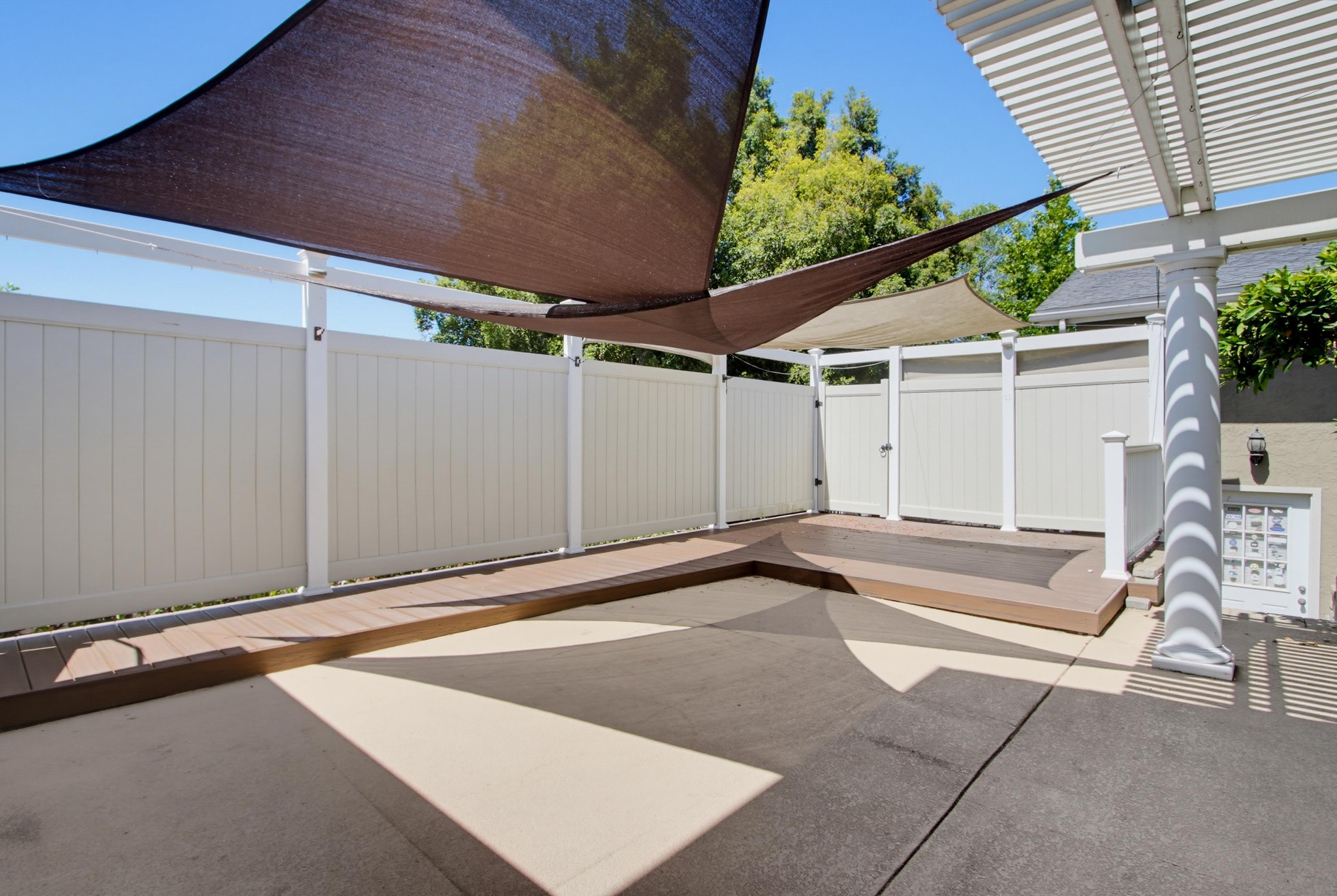 Virtual tour photo 61 of 73 for 2039 Lemon Ave